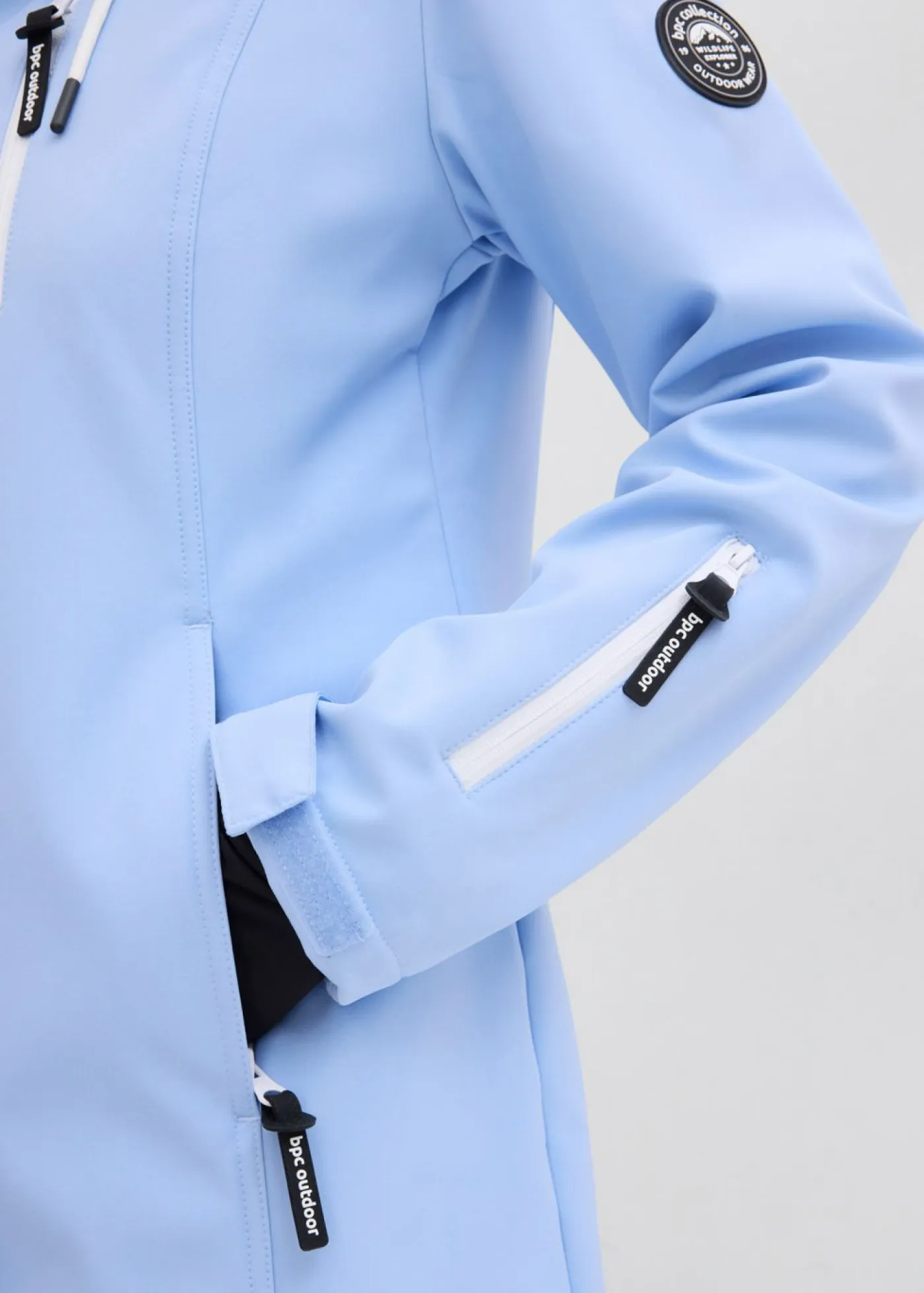 bonprix bonprix Ropa Para El Aire Libre|Ropa Deportiva>Chaqueta softshell repelente al agua Azul perla + blanco