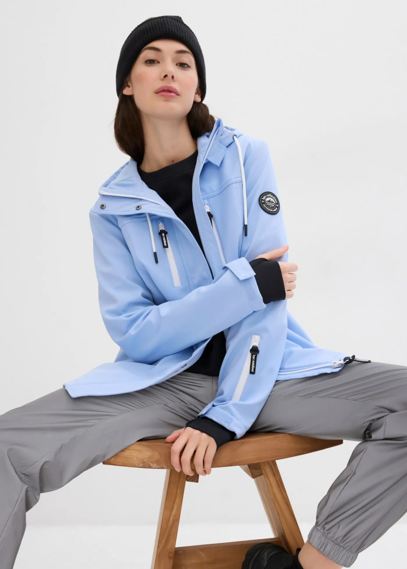 bonprix bonprix Ropa Para El Aire Libre|Ropa Deportiva>Chaqueta softshell repelente al agua Azul perla + blanco