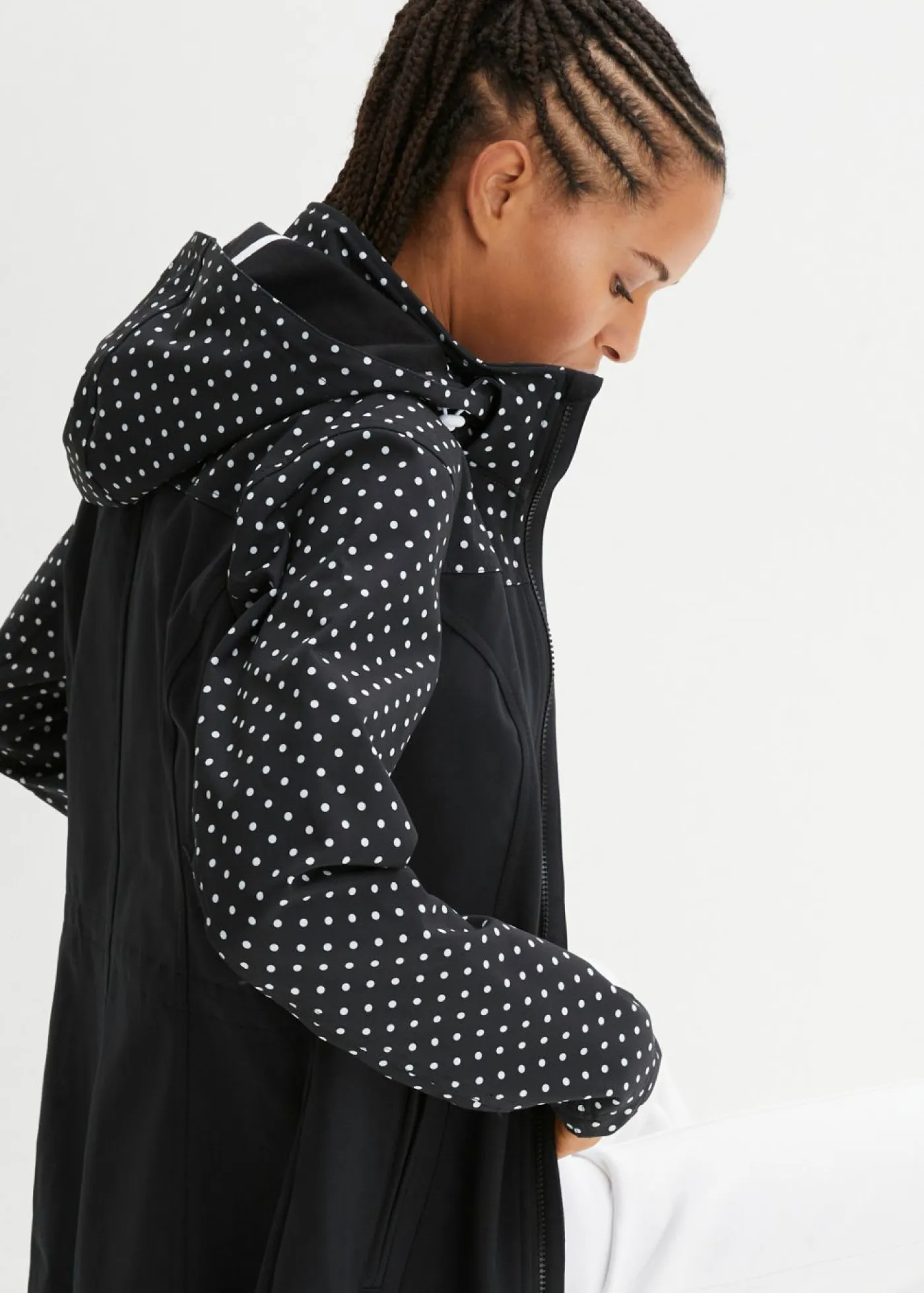 Mujer bonprix bonprix Chaqueta softshell repelente al agua con corte entallado