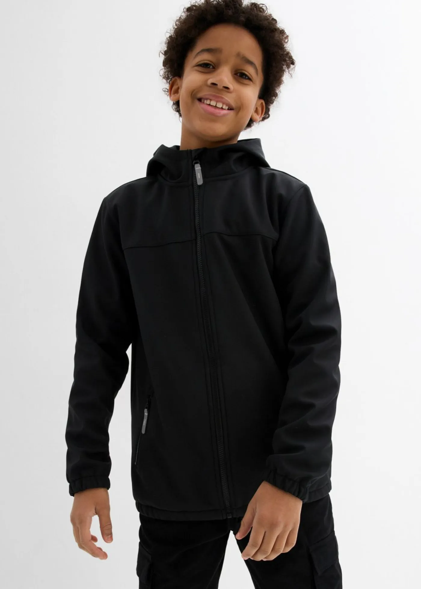 bonprix bonprix Ropa 9 A 16 Años·Chaquetas Y Ropa Outdoor|Ropa 9 A 16 Años·Novedades>Chaqueta softshell repelente al agua con capucha Negro