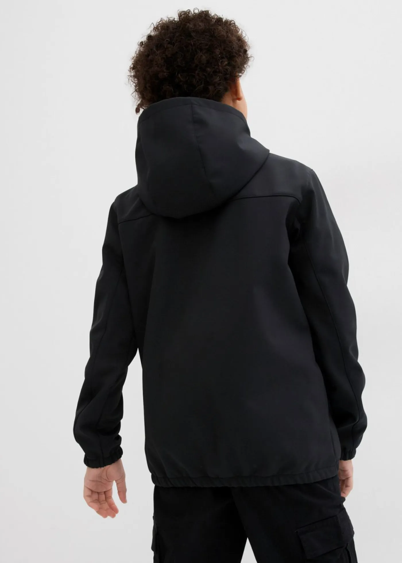 bonprix bonprix Ropa 9 A 16 Años·Chaquetas Y Ropa Outdoor|Ropa 9 A 16 Años·Novedades>Chaqueta softshell repelente al agua con capucha Negro