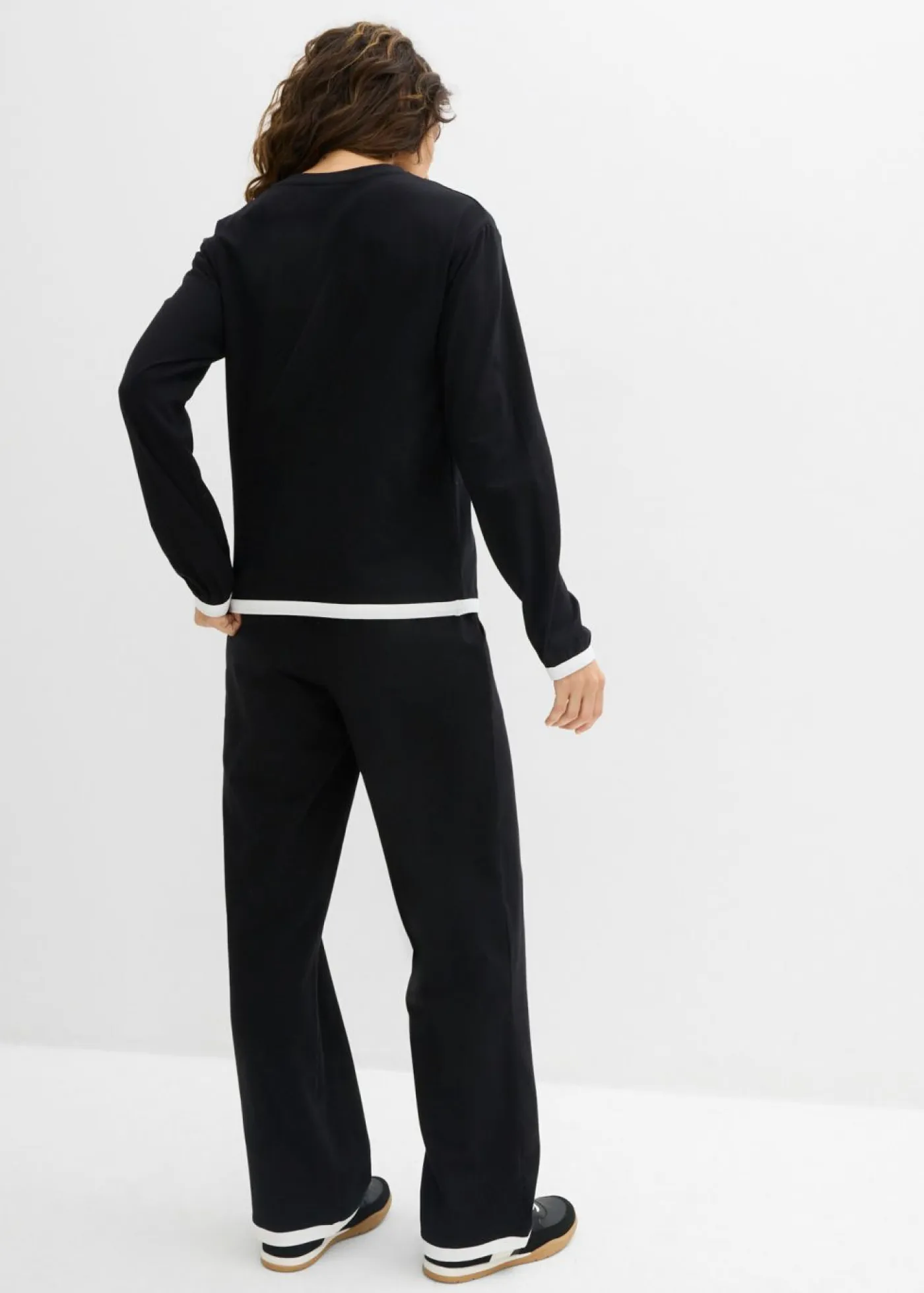 bonprix bonprix Pantalones>Chándal de algodón (2 piezas) Negro-blanco