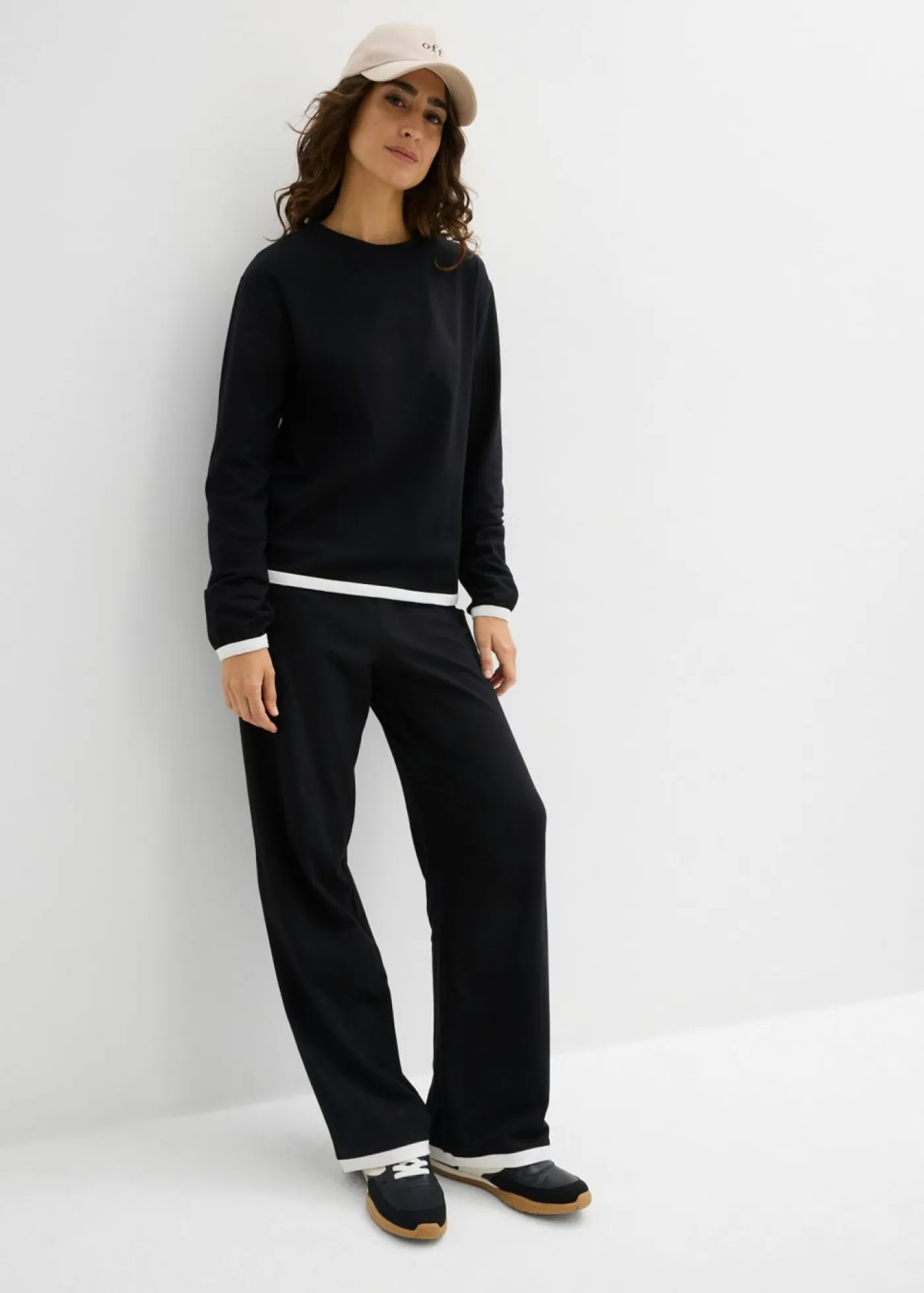 bonprix bonprix Pantalones>Chándal de algodón (2 piezas) Negro-blanco