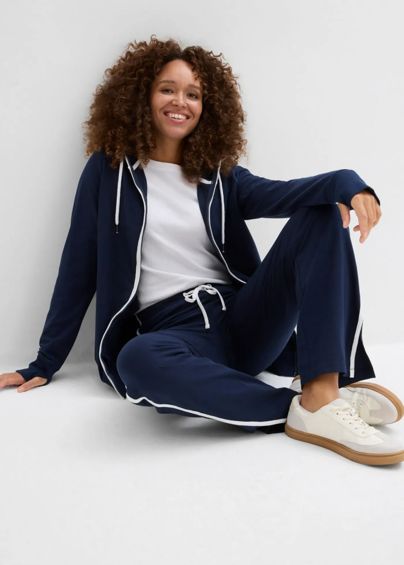 bonprix bonprix Ropa Cómoda|Pantalones>Chándal elástico de algodón (2 piezas) Azul marino-blanco