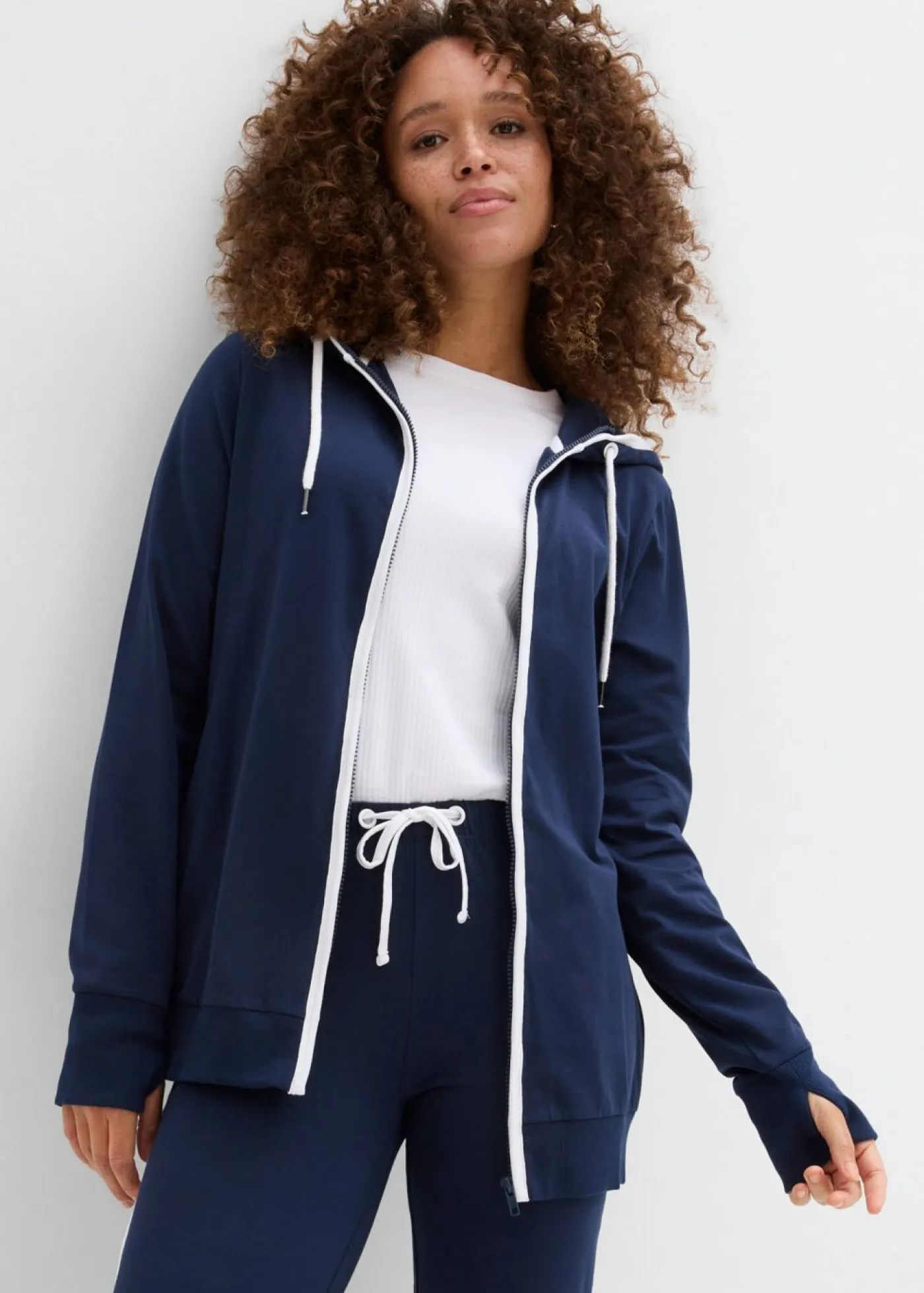 bonprix bonprix Ropa Cómoda|Pantalones>Chándal elástico de algodón (2 piezas) Azul marino-blanco