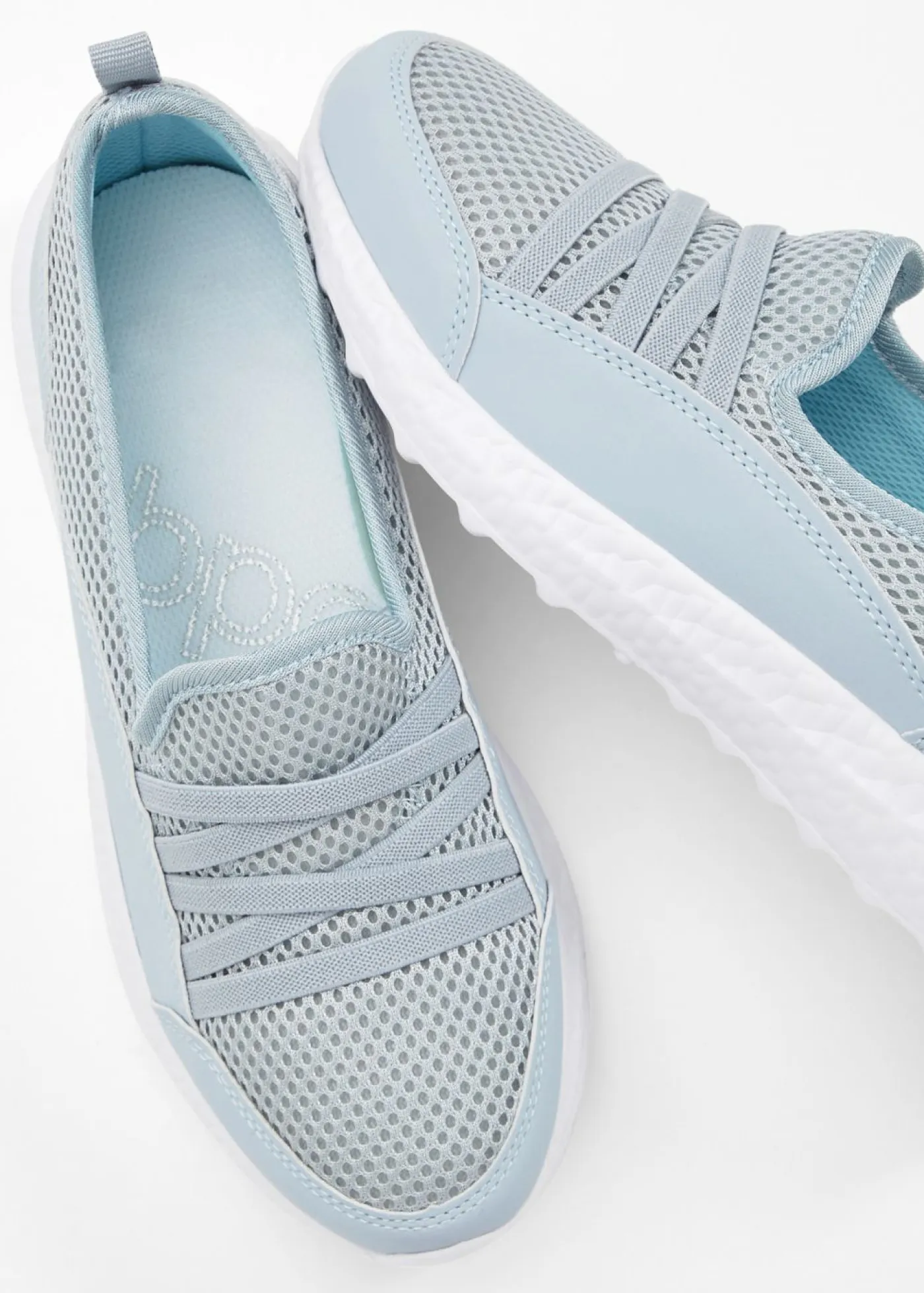 bonprix bonprix Tendencias·Zapatos Veganos|Zapatos Cómodos>Cómodas zapatillas, slip in, con suela fina Azul claro