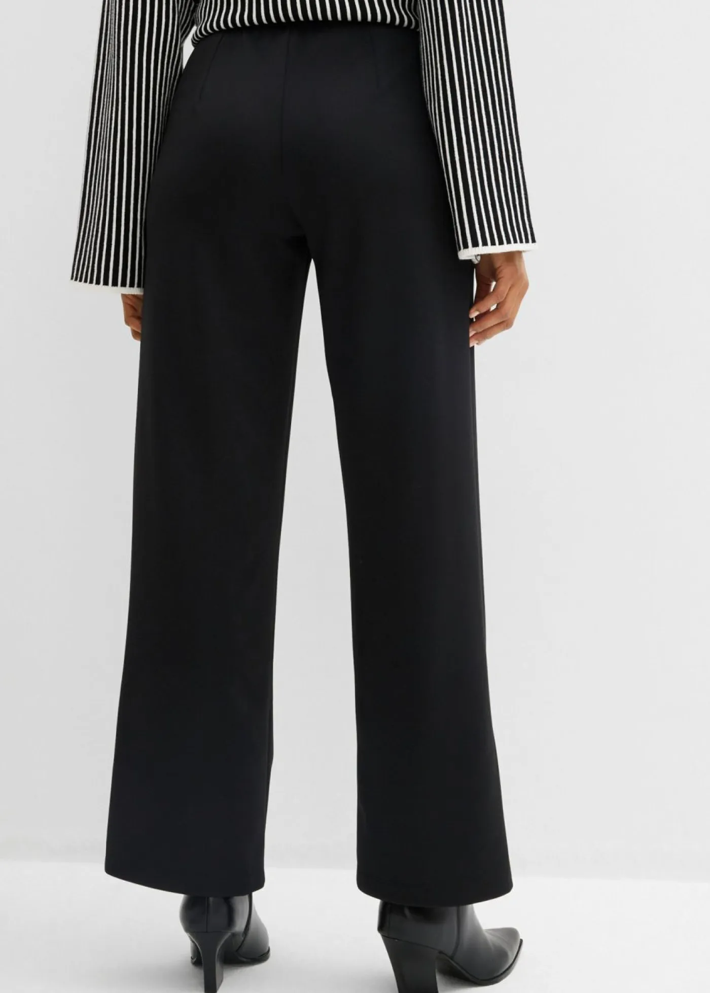 bonprix bonprix Esenciales|Pantalones>Cómodo pantalón de chándal fluido Negro