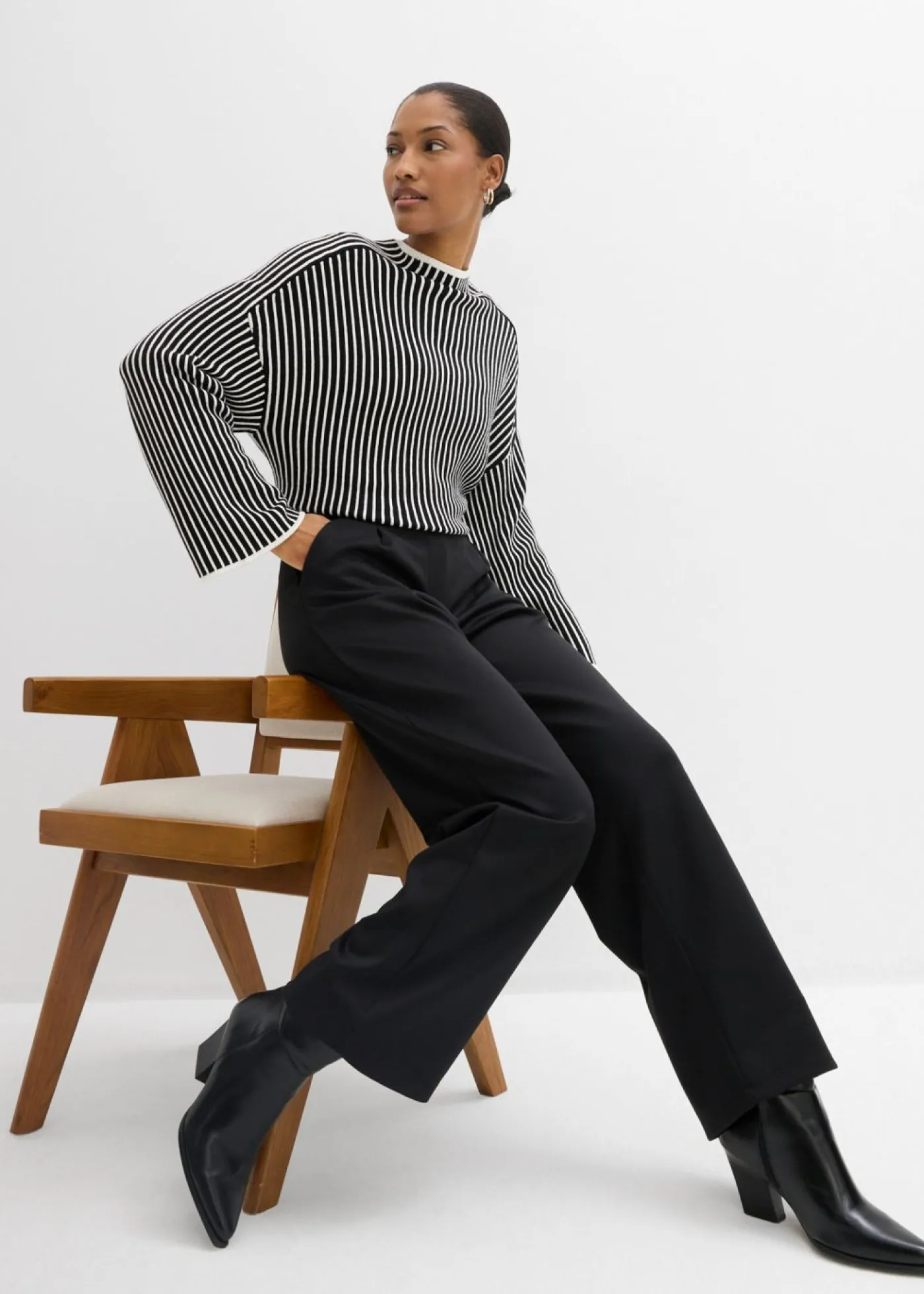 bonprix bonprix Esenciales|Pantalones>Cómodo pantalón de chándal fluido Negro