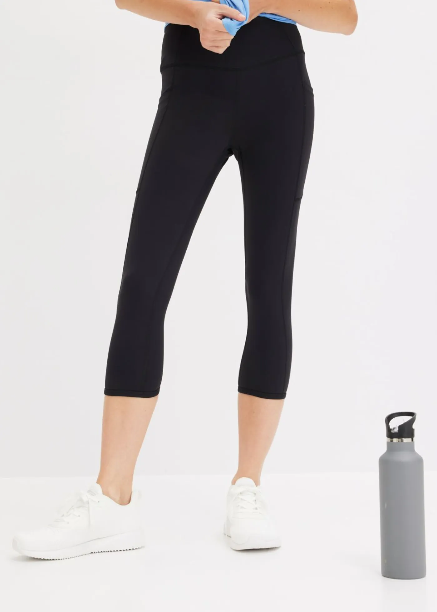 bonprix bonprix Ropa Deportiva|Pantalones>Cómodos leggings deportivos capri con bolsillo para móvil y material de secado rápido Negro