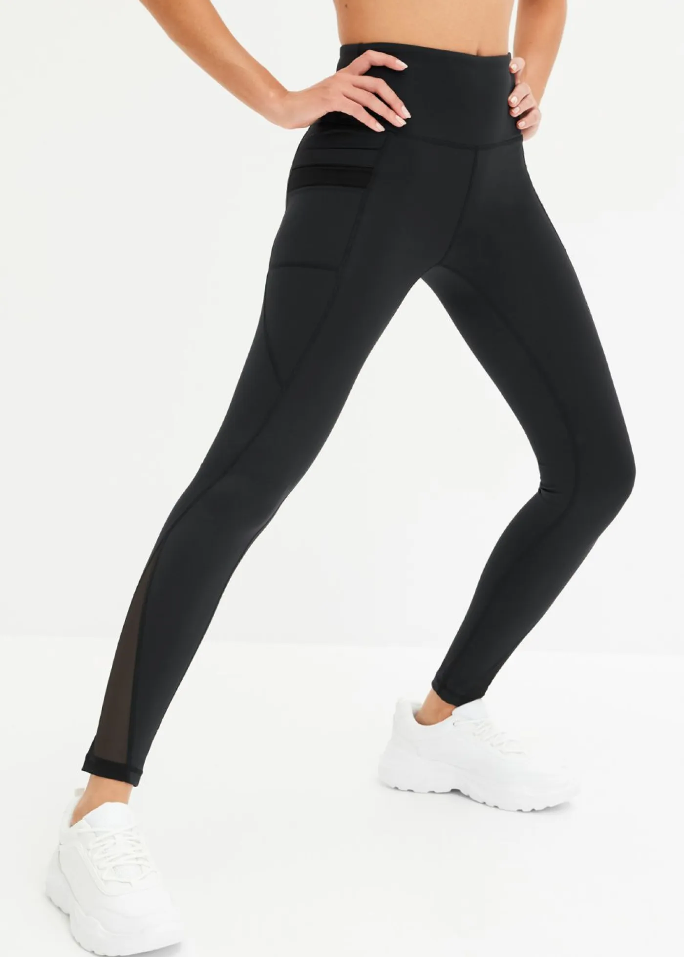 bonprix bonprix Ropa Deportiva|Pantalones>Cómodos leggings deportivos con malla y bolsillo para móvil Negro