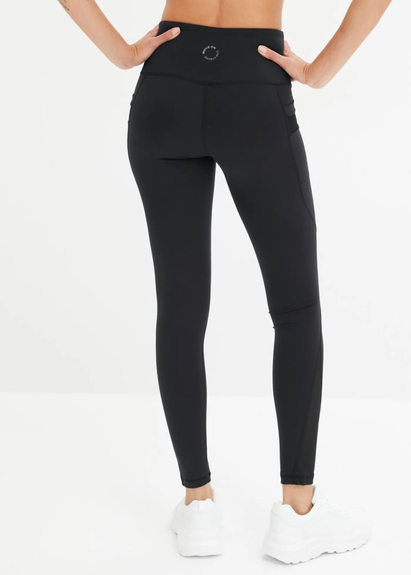 bonprix bonprix Ropa Deportiva|Pantalones>Cómodos leggings deportivos con malla y bolsillo para móvil Negro