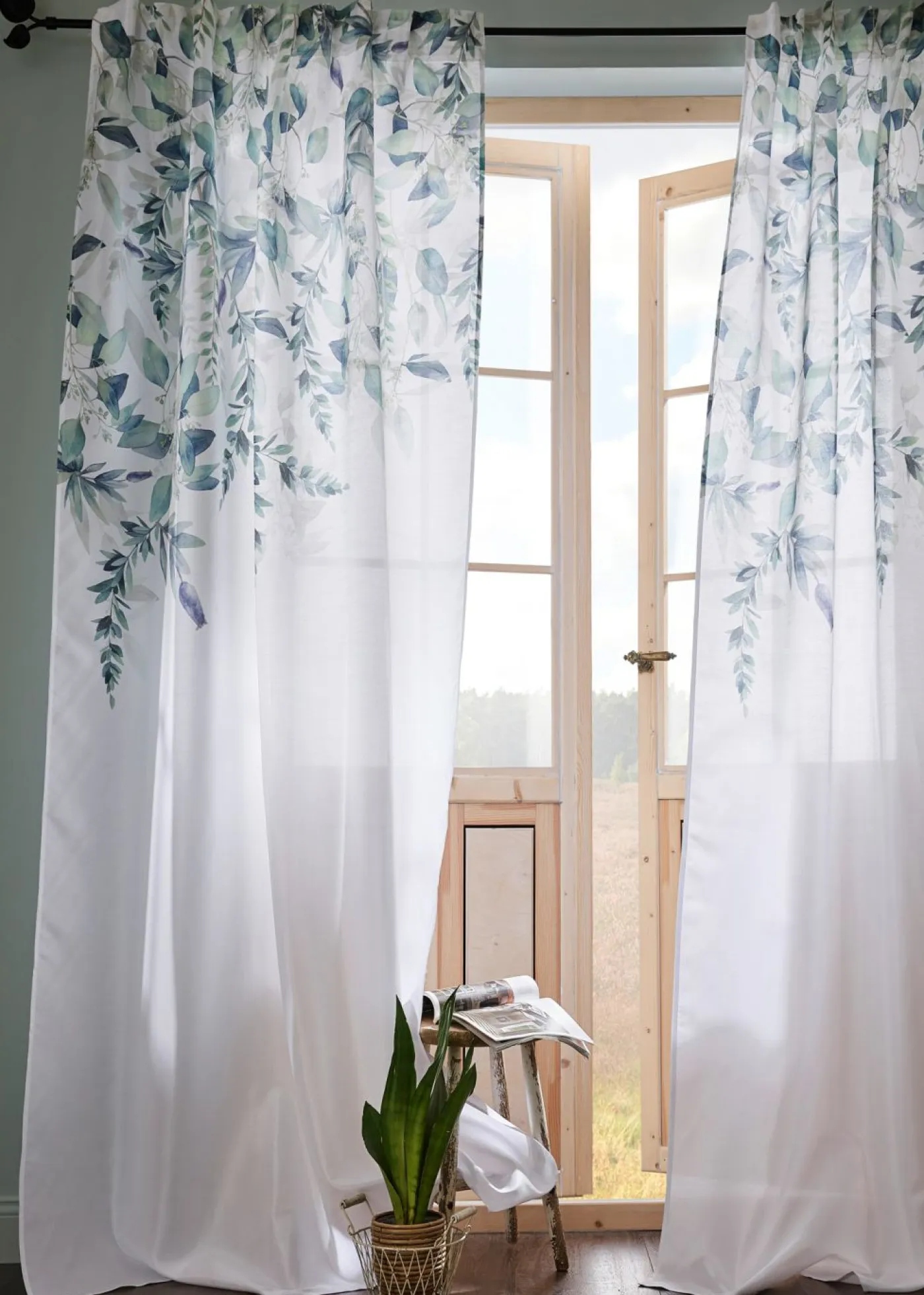 bonprix bonprix Muebles De Sala De Estar·Cortinas De Salón|Cortinas Para Dormitorio>Cortina con estampado de flores (1 unidad) Blanco-verde