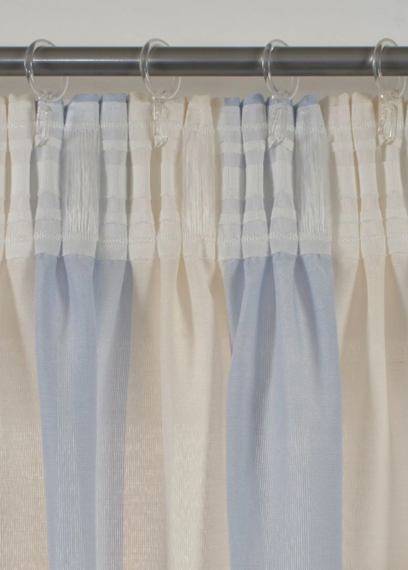 bonprix bonprix Muebles De Sala De Estar·Cortinas De Salón|Primavera>Cortina con rayas y poliéster reciclado (1 unidad) azul/crema rayas verticales