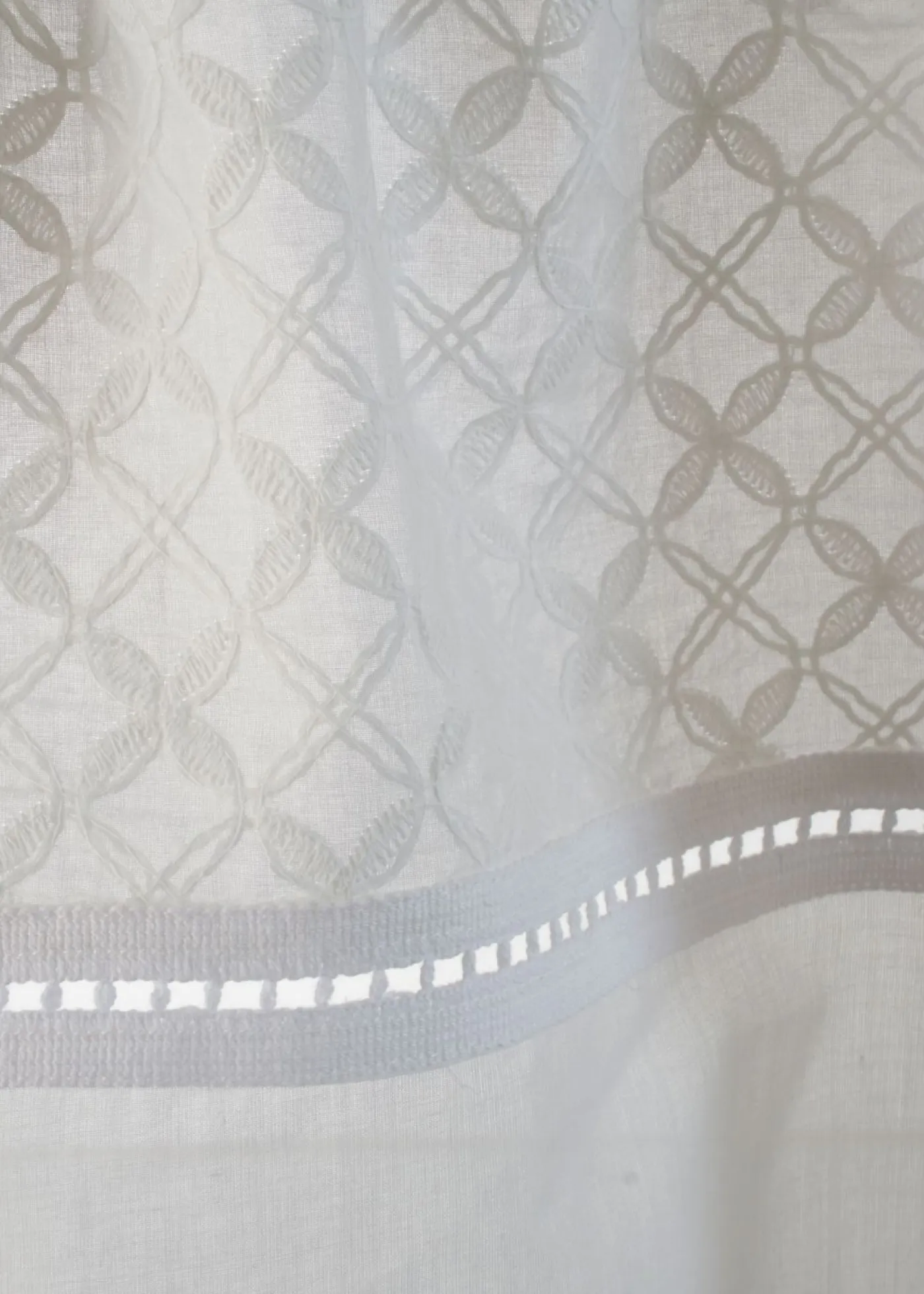 bonprix bonprix Visillos>Cortina de algodón orgánico con bordado Blanco-beige