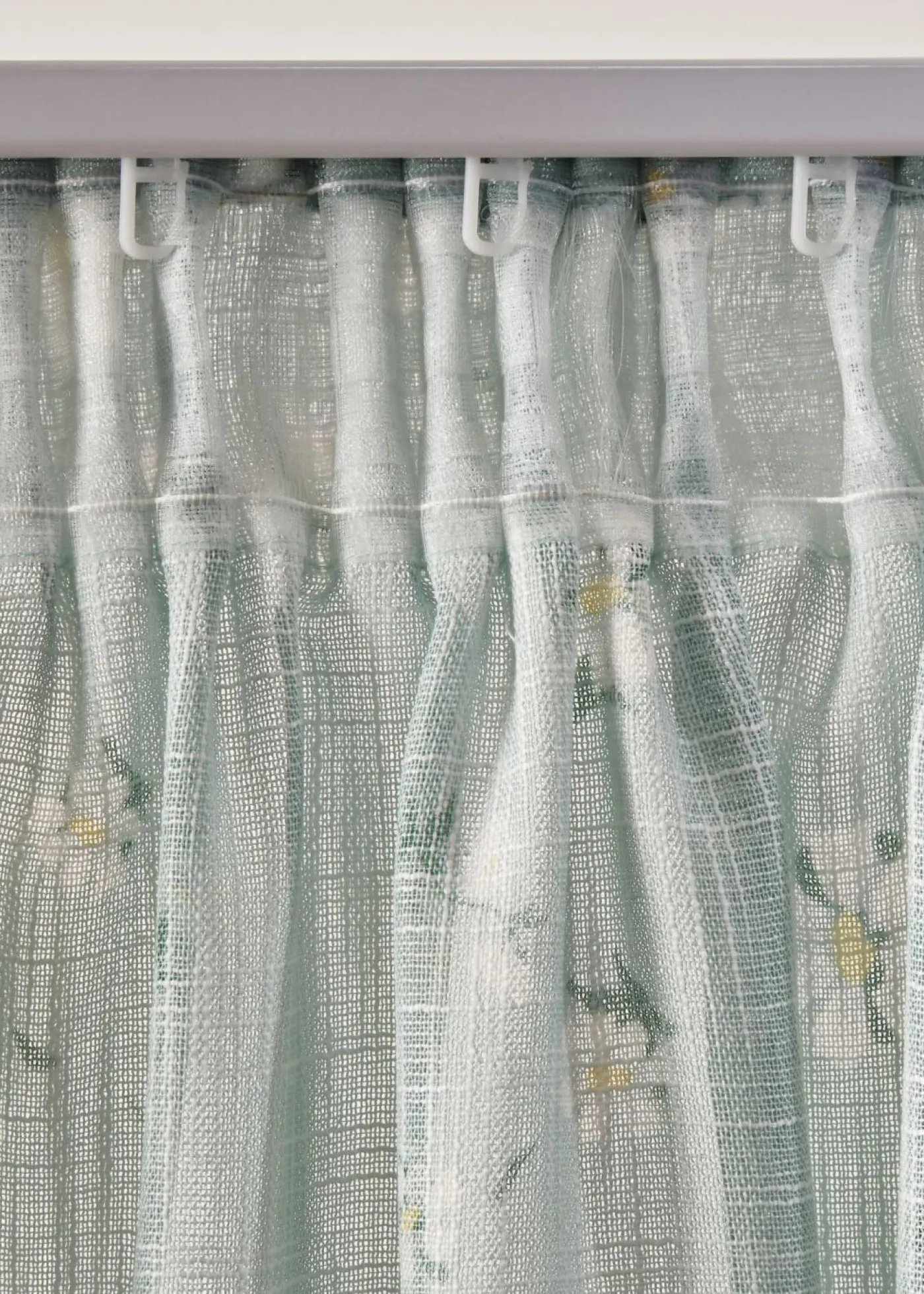 bonprix bonprix Muebles De Sala De Estar·Cortinas De Salón|Cortinas Para Dormitorio>Cortina de poliéster reciclado con estampado de flores (1 unidad) verde-blanco con flores