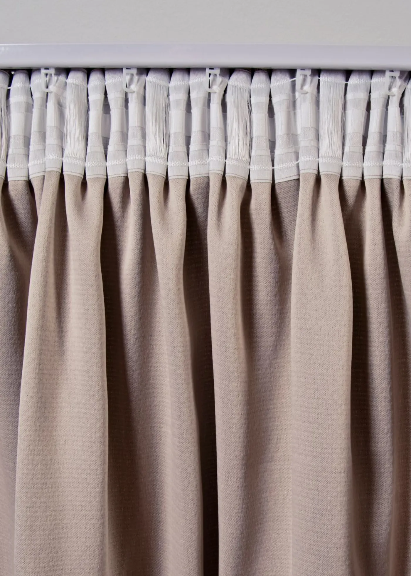 bonprix bonprix Muebles De Dormitorio·Cortinas Opacas|Cortinas Opacas>Cortina oscurecedora con estructura (1 unidad) marrón