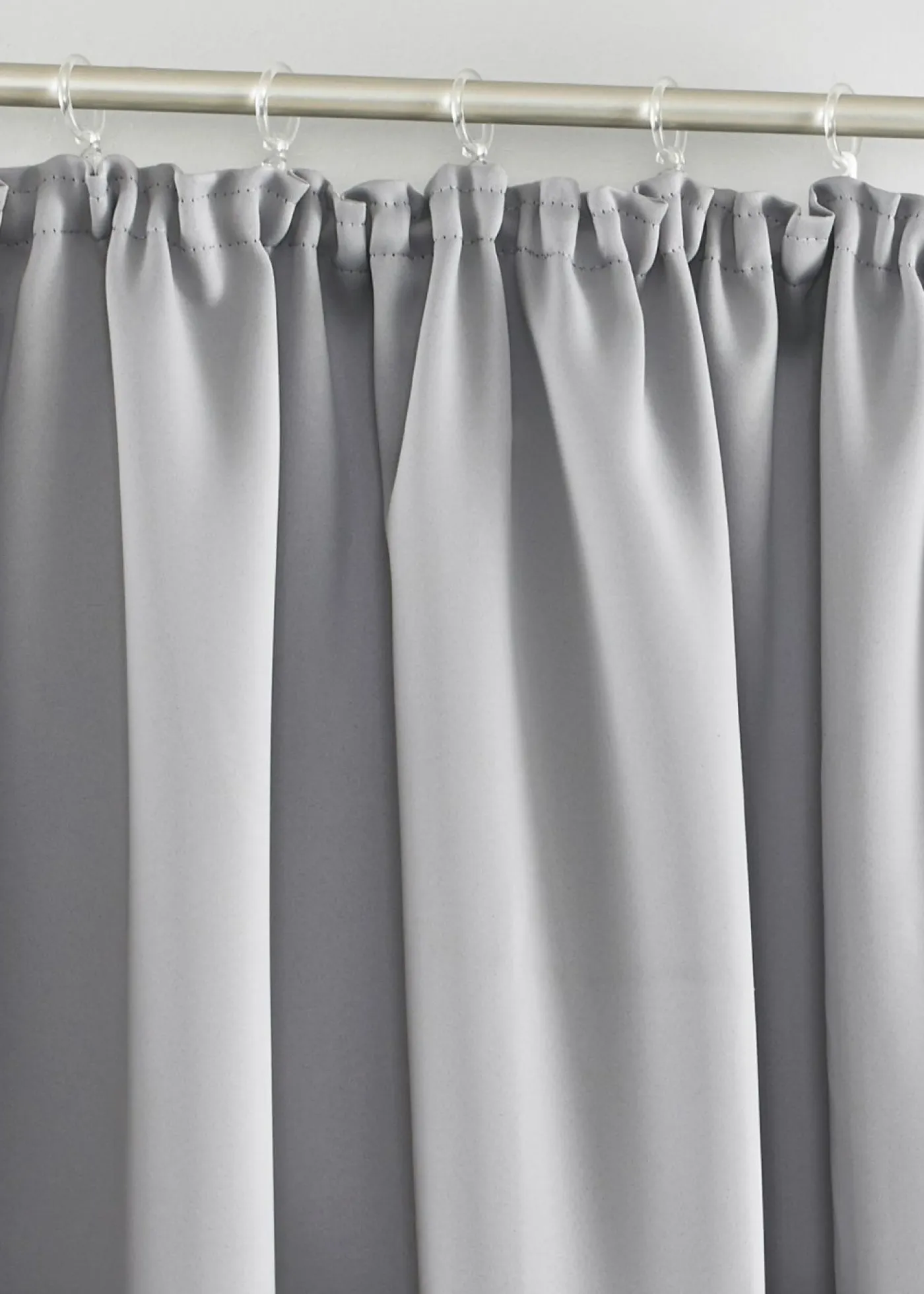 bonprix bonprix Muebles De Dormitorio·Cortinas Opacas|Cortinas Opacas>Cortina oscurecedora en varios tamaños (1 unidad) Gris claro