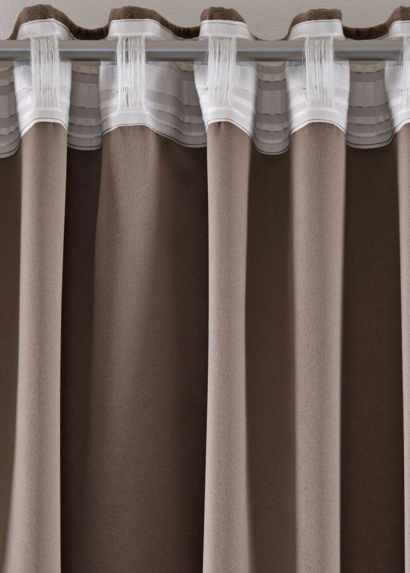 bonprix bonprix Muebles De Dormitorio·Cortinas Opacas|Cortinas Opacas>Cortinas oscurecedoras con estructura (2 unidades) marrón