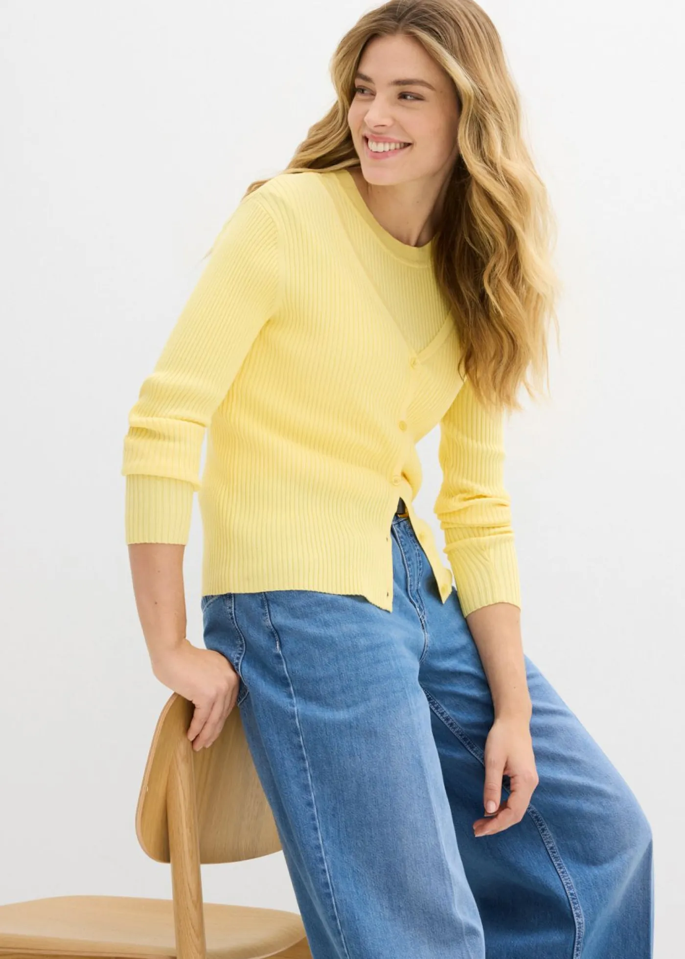 bonprix bonprix Jerséis|Novedades>Cárdigan de punto fino con viscosa Amarillo claro