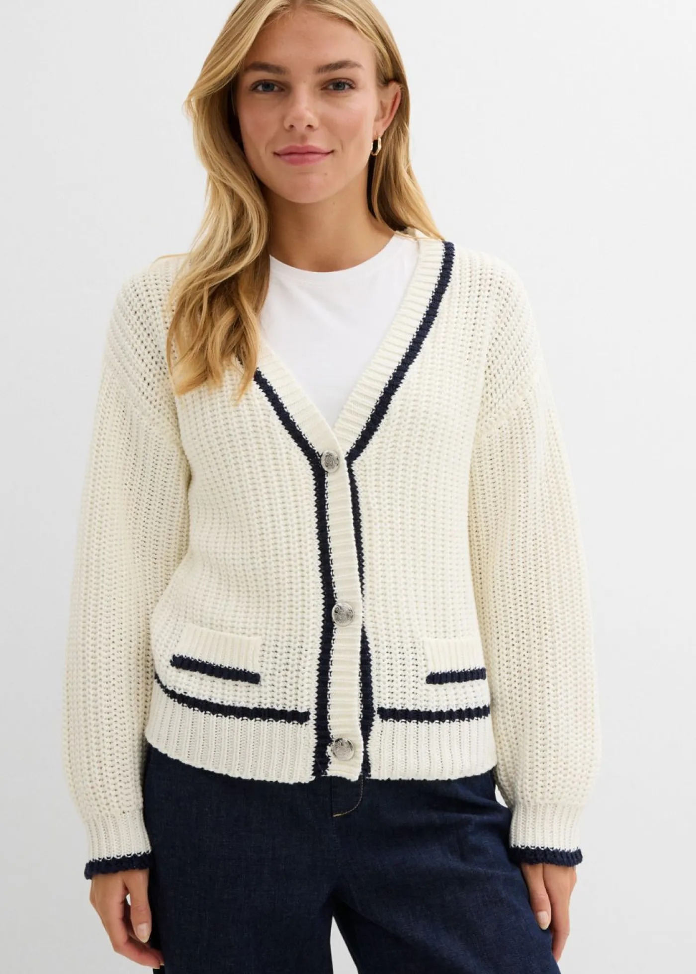 bonprix bonprix Jerséis|Ropa De Punto>Cárdigan de punto grueso de mezcla de algodón Blanco lana/azul marino