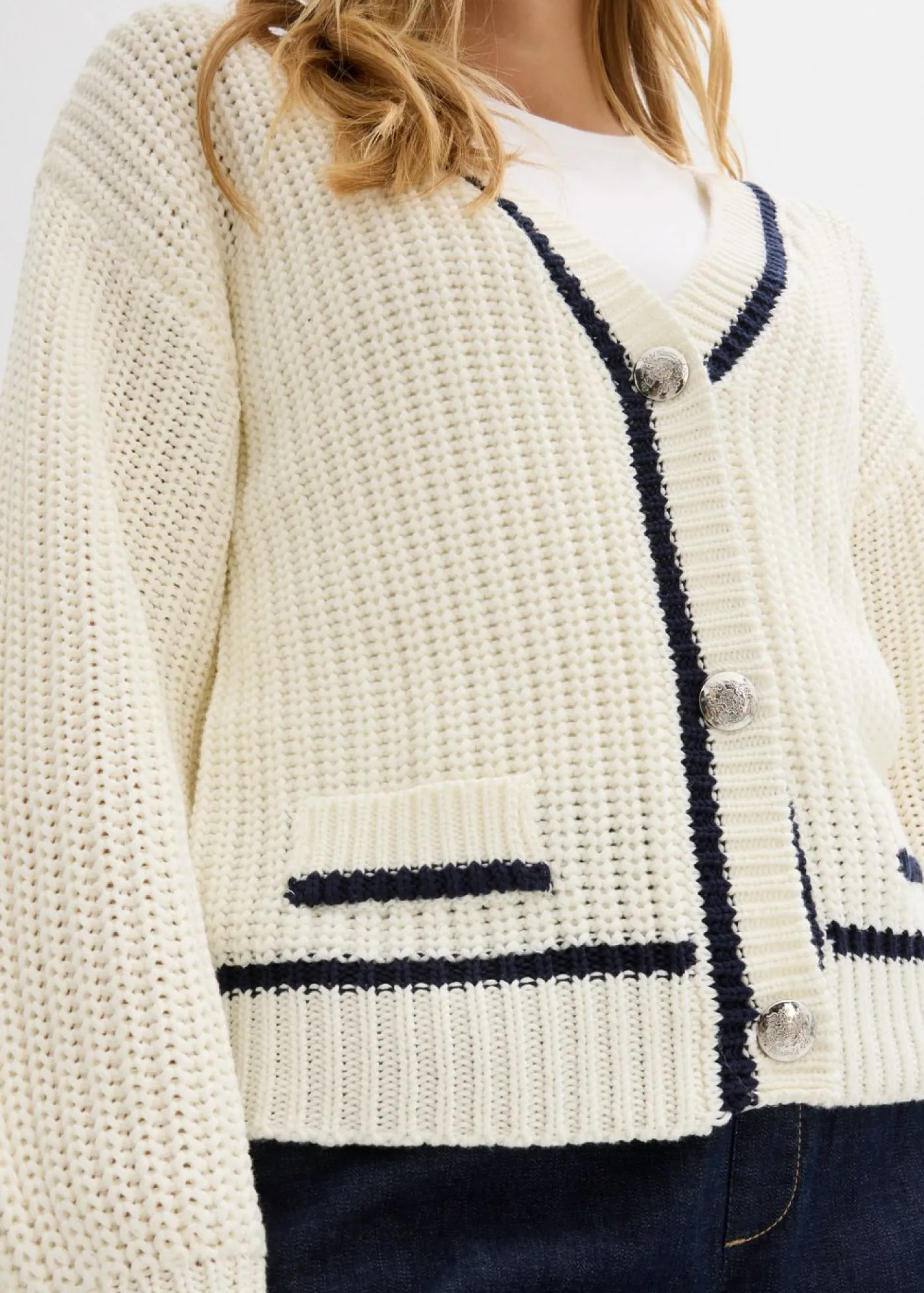 bonprix bonprix Jerséis|Ropa De Punto>Cárdigan de punto grueso de mezcla de algodón Blanco lana/azul marino