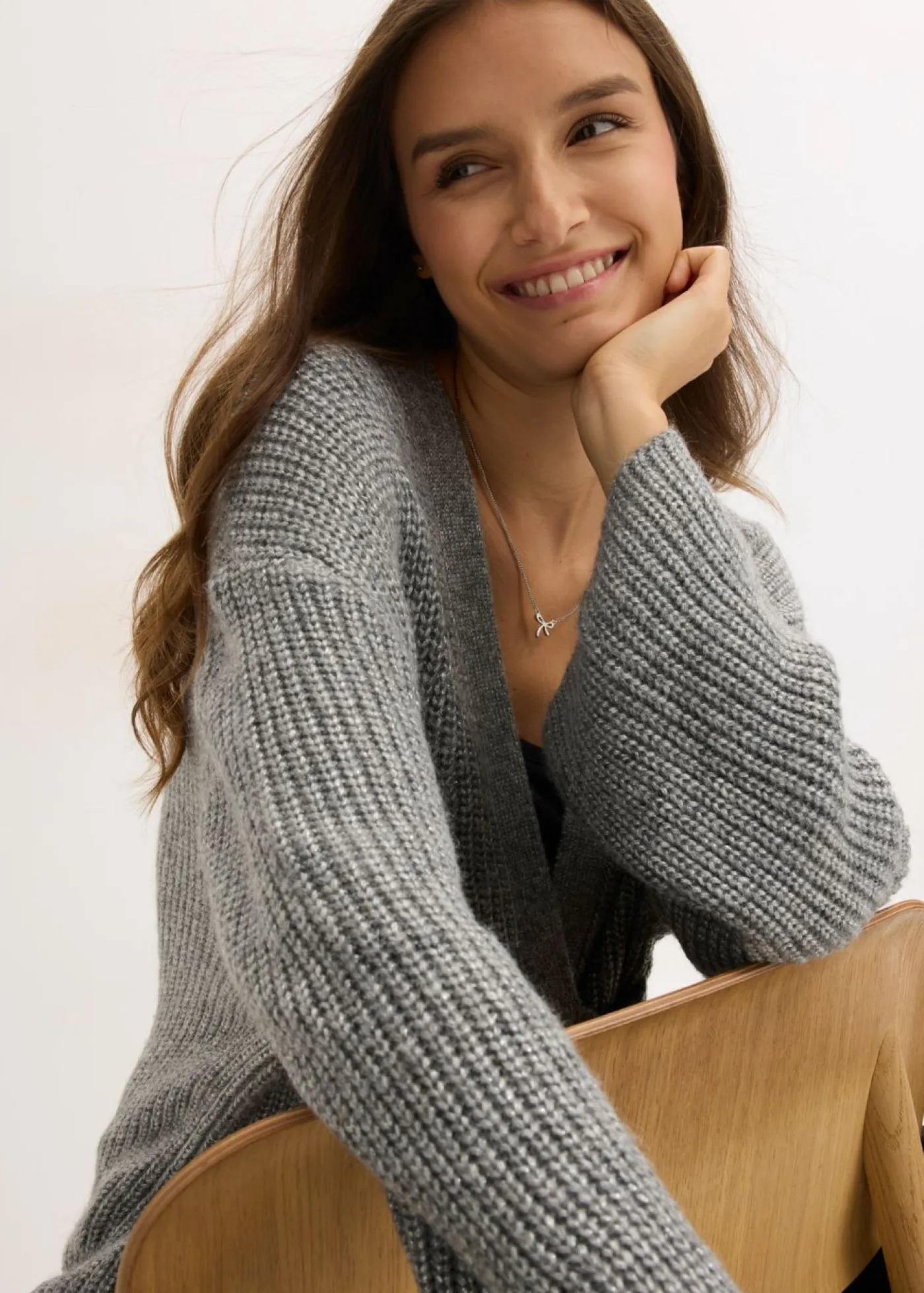 bonprix bonprix Esenciales|Jerséis>Cárdigan holgado con diseño cruzado Gris jaspeado