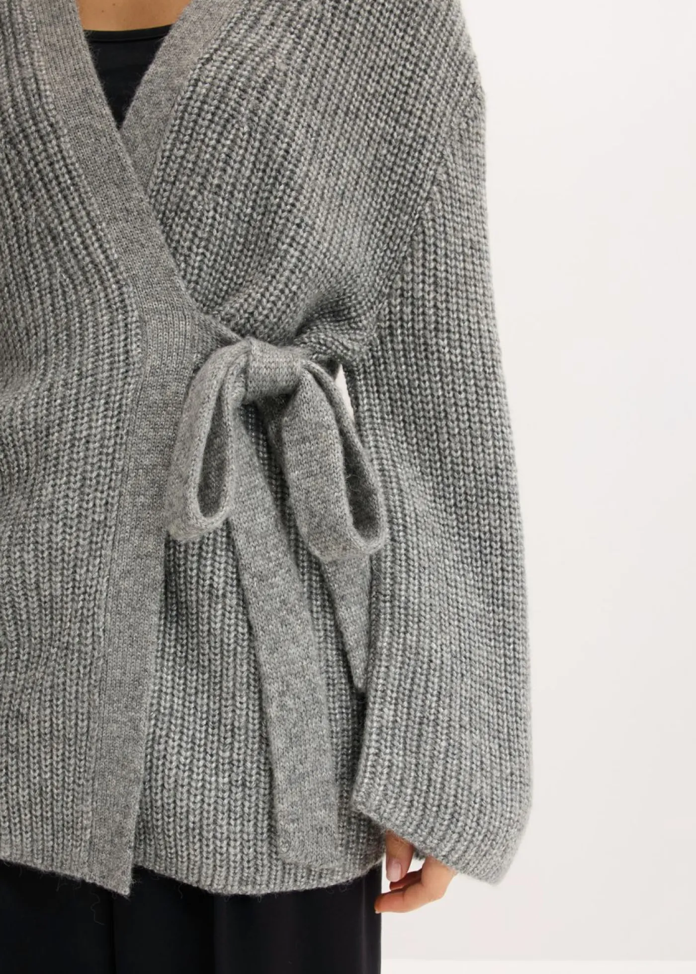 bonprix bonprix Esenciales|Jerséis>Cárdigan holgado con diseño cruzado Gris jaspeado