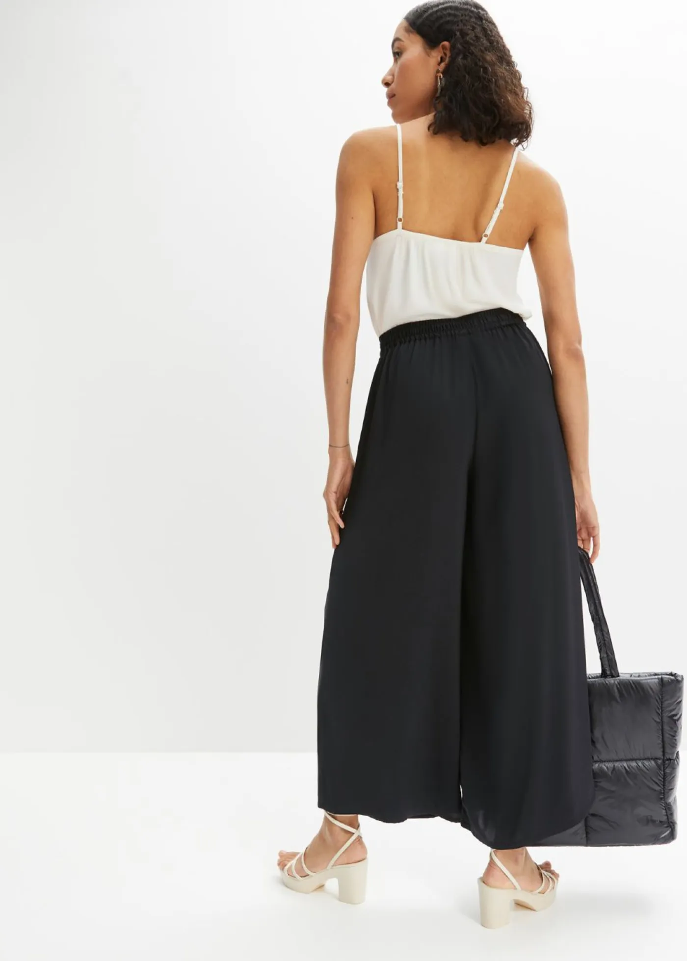 bonprix bonprix Pantalones>Culotte de satén fluido Negro