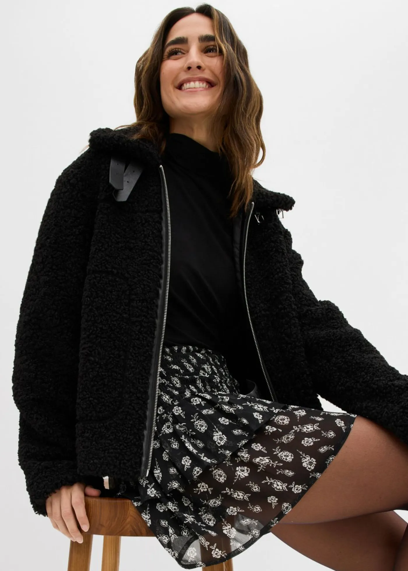 bonprix bonprix Faldas>Falda a capas de tejido arrugado estructurado Negro-blanco lana