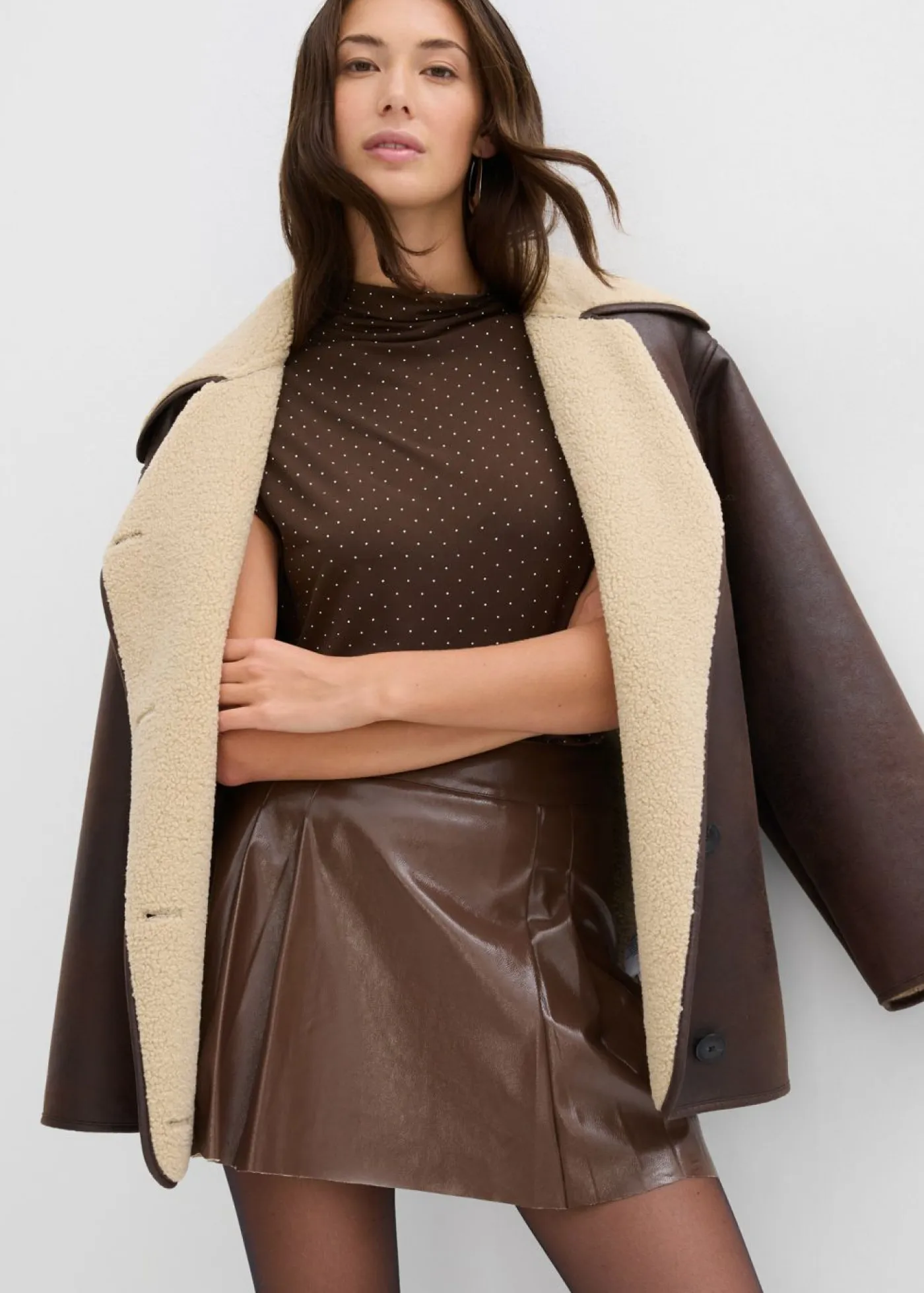 Mujer bonprix bonprix Falda corta de piel sintética con pliegues