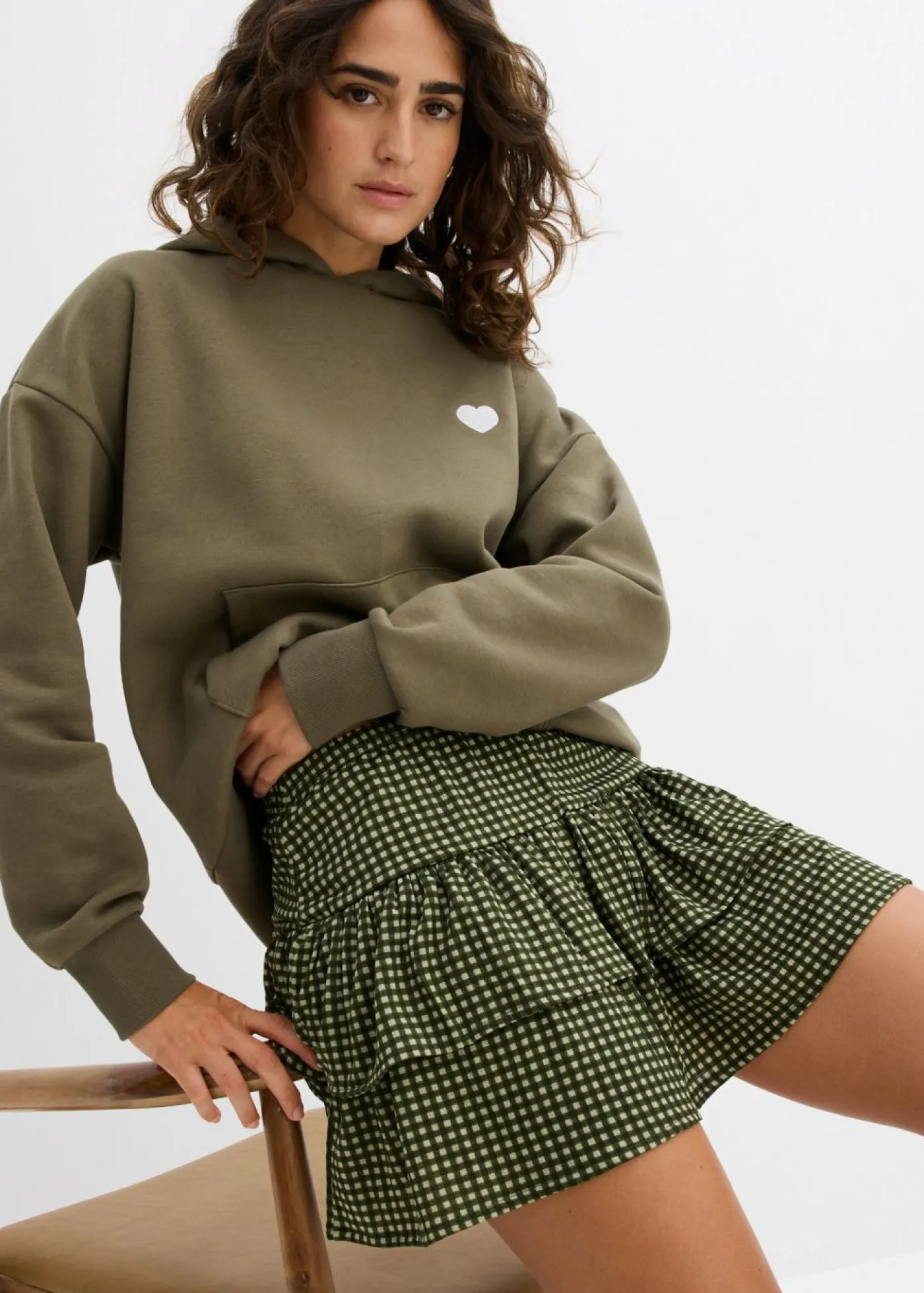 bonprix bonprix Faldas>Falda de capas de crepé estructurado verde alga a cuadros