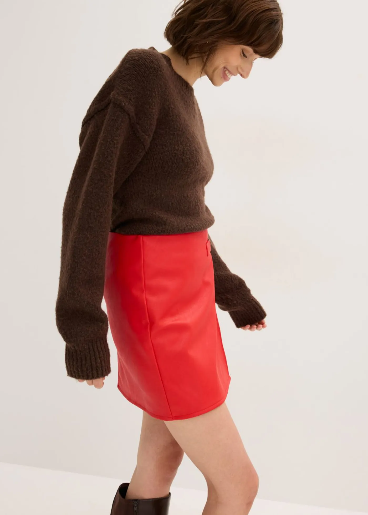 bonprix bonprix Faldas>Falda de piel sintética rojo lava