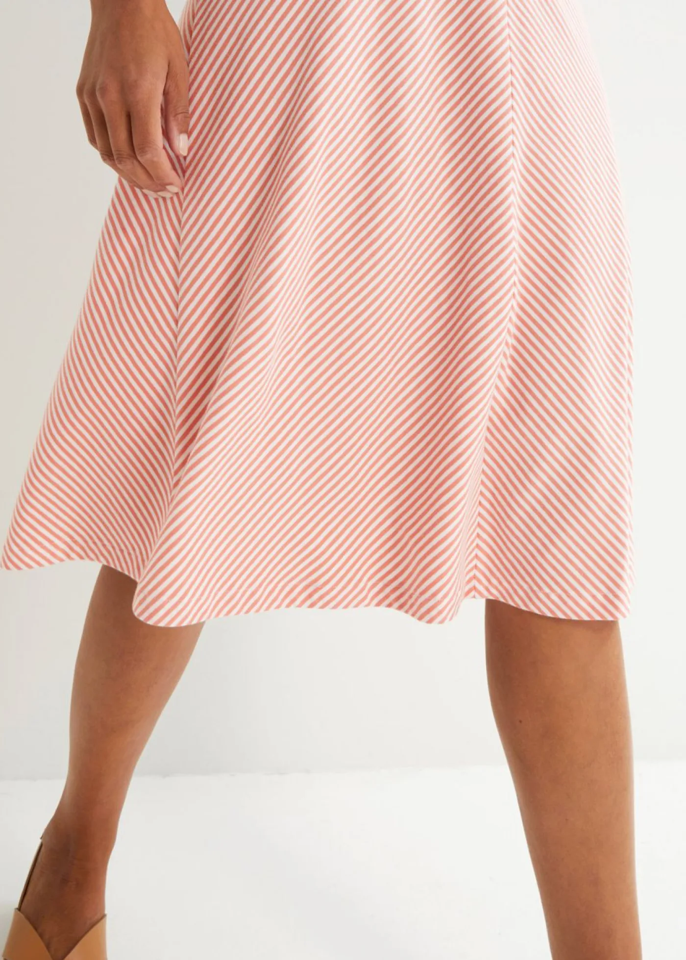 Mujer bonprix bonprix Falda de punto con rayas y largo hasta la rodilla