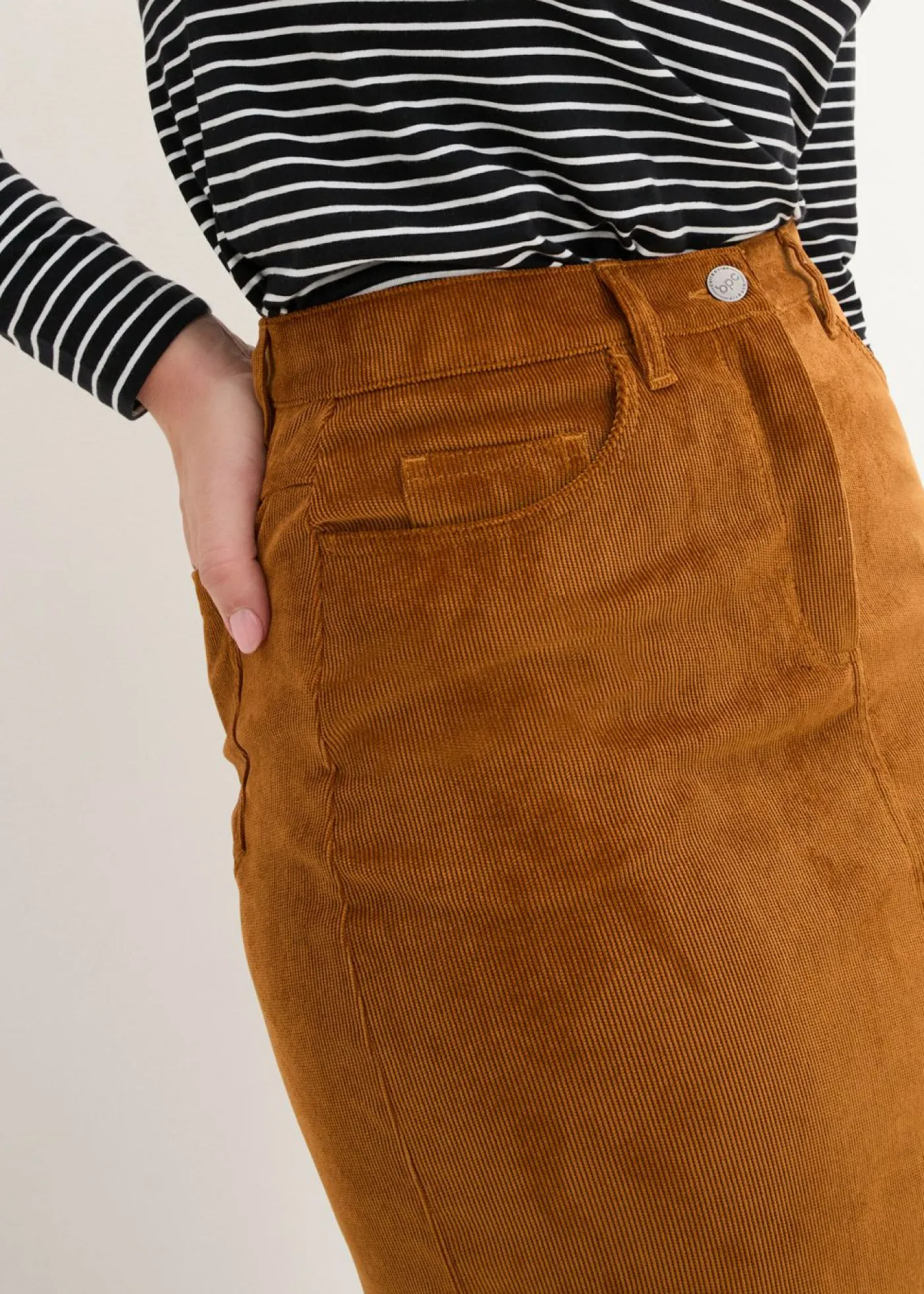 Mujer bonprix bonprix Falda elástica de pana con largo midi