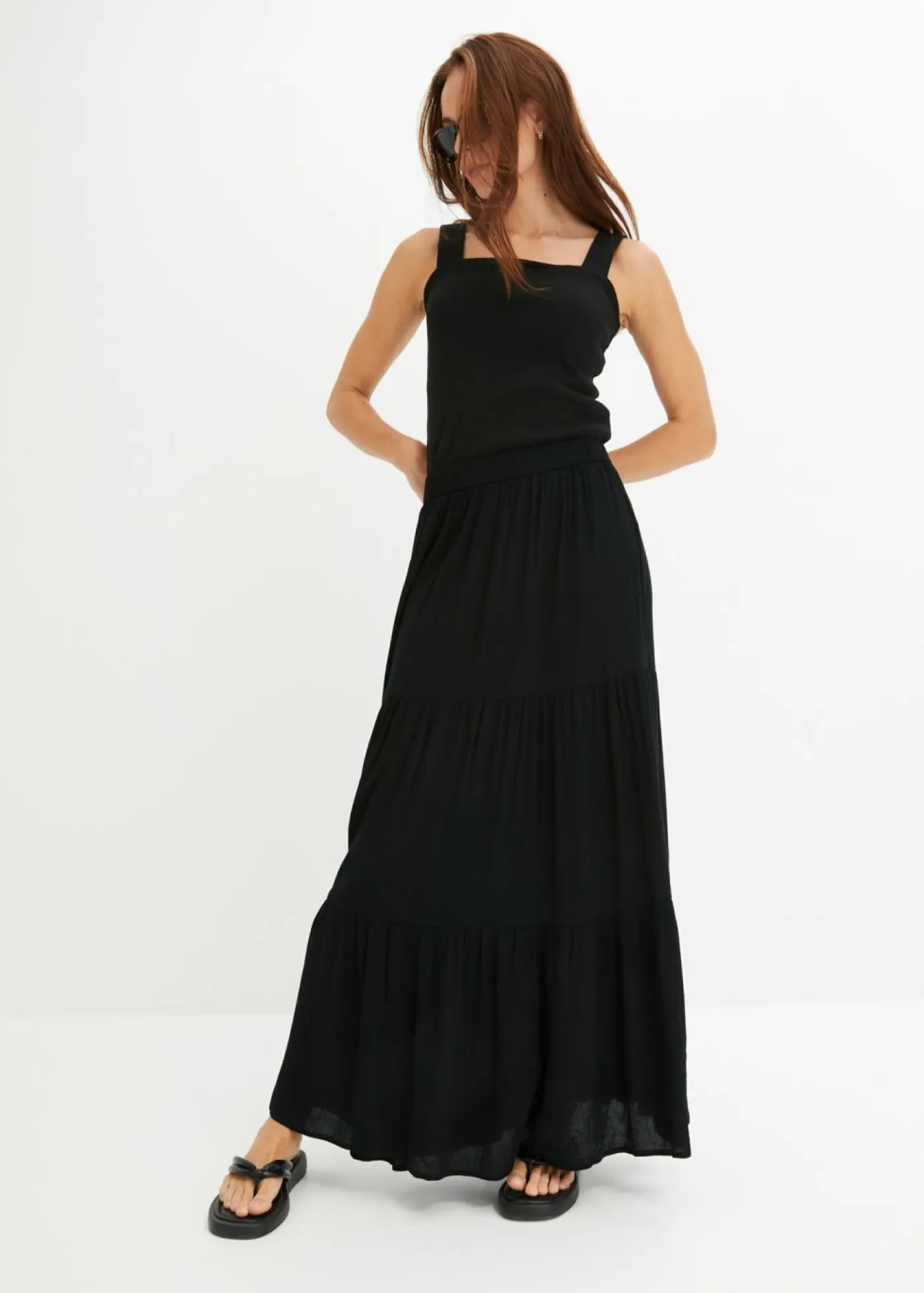 bonprix bonprix Faldas>Falda larga a capas de viscosa estructurada Negro