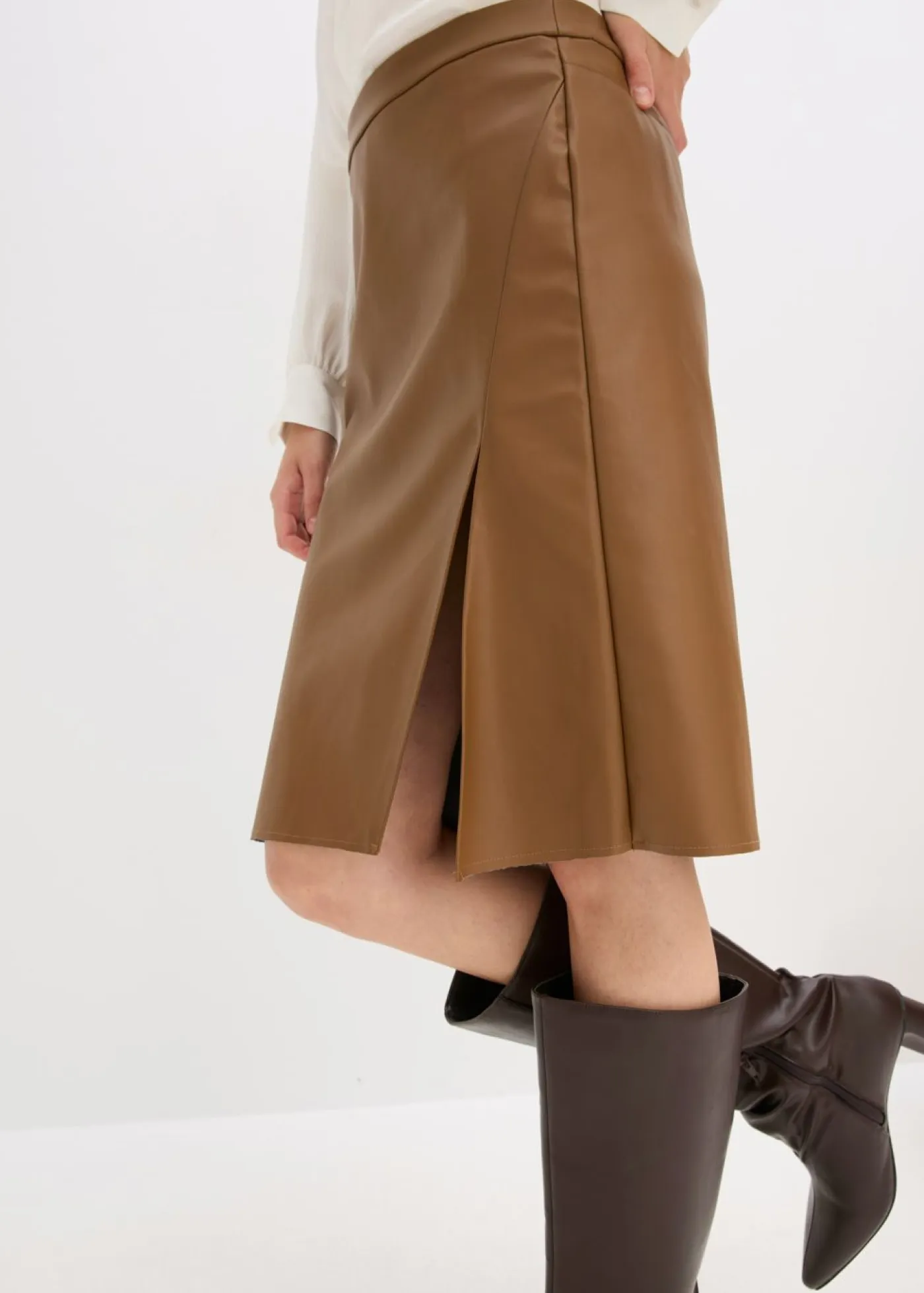 bonprix bonprix Faldas>Falda lápiz de piel sintética marrón pimienta