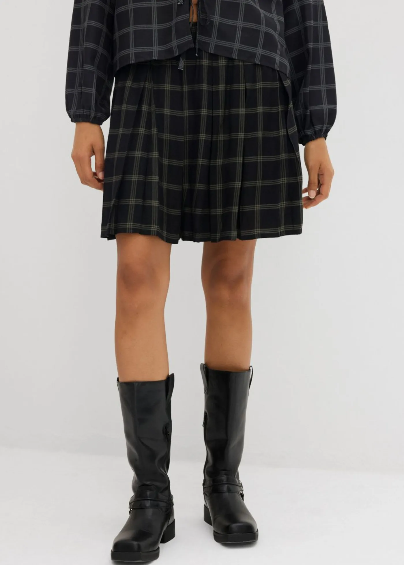 bonprix bonprix Pantalones>Falda pantalón de viscosa fluida negro-verde grisáceo a cuadros