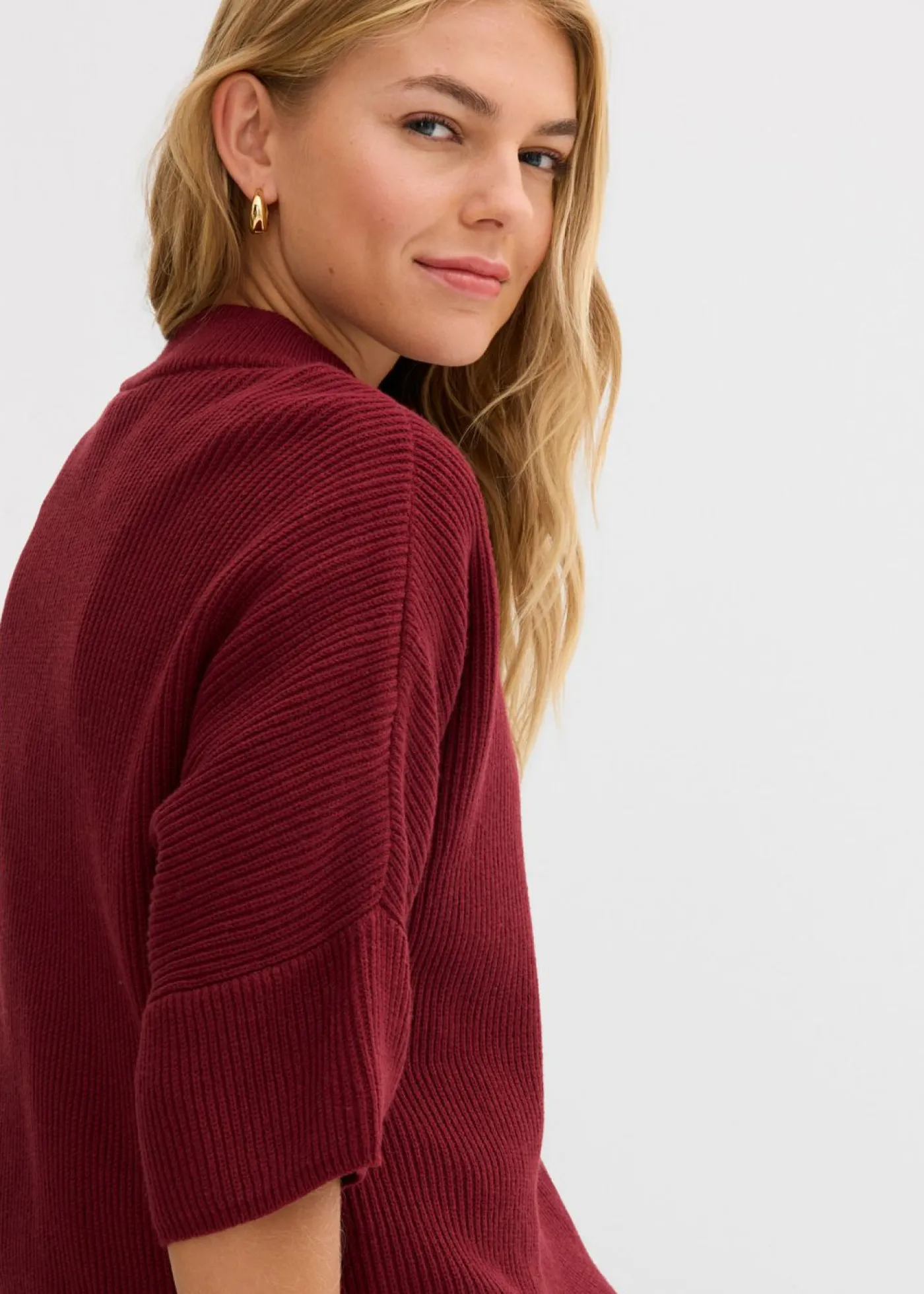 bonprix bonprix Jerséis|Ropa De Punto>Jersey con corte boxy de mezcla de viscosa suave Rojo rubí