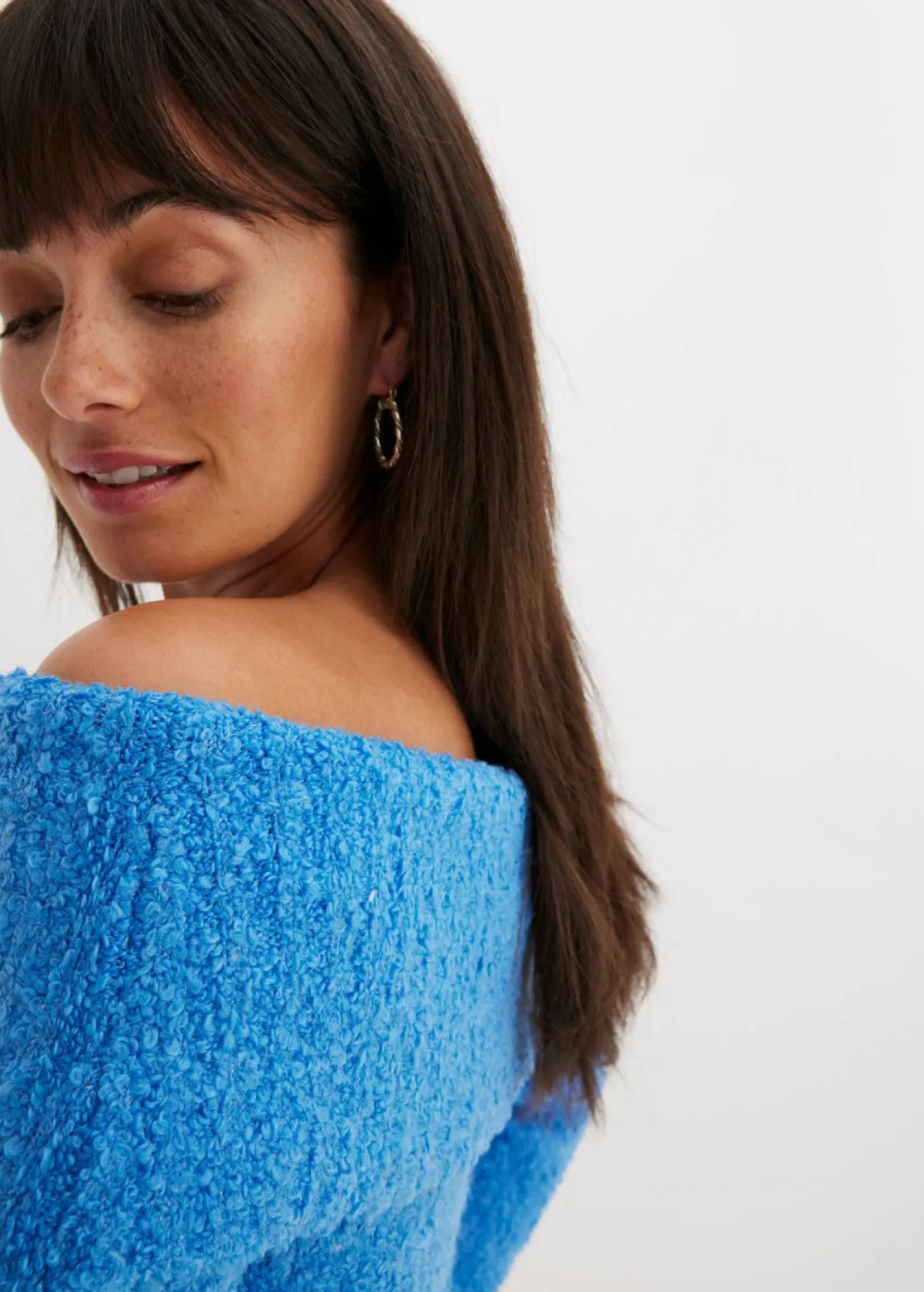 bonprix bonprix Jerséis>Jersey con hombros al descubierto azul brillante