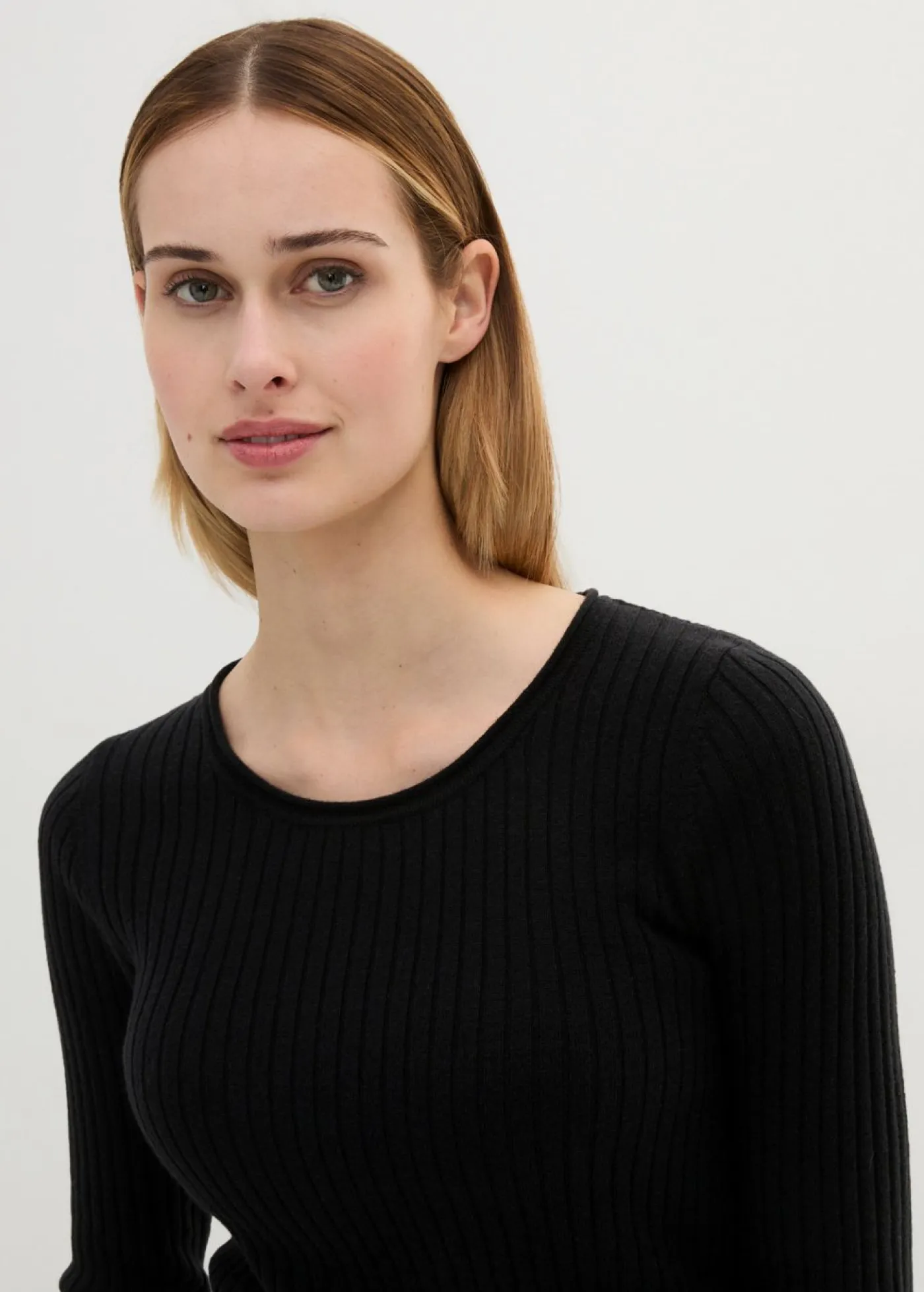 bonprix bonprix Premium|Jerséis>Jersey de canalé en lana merina Negro