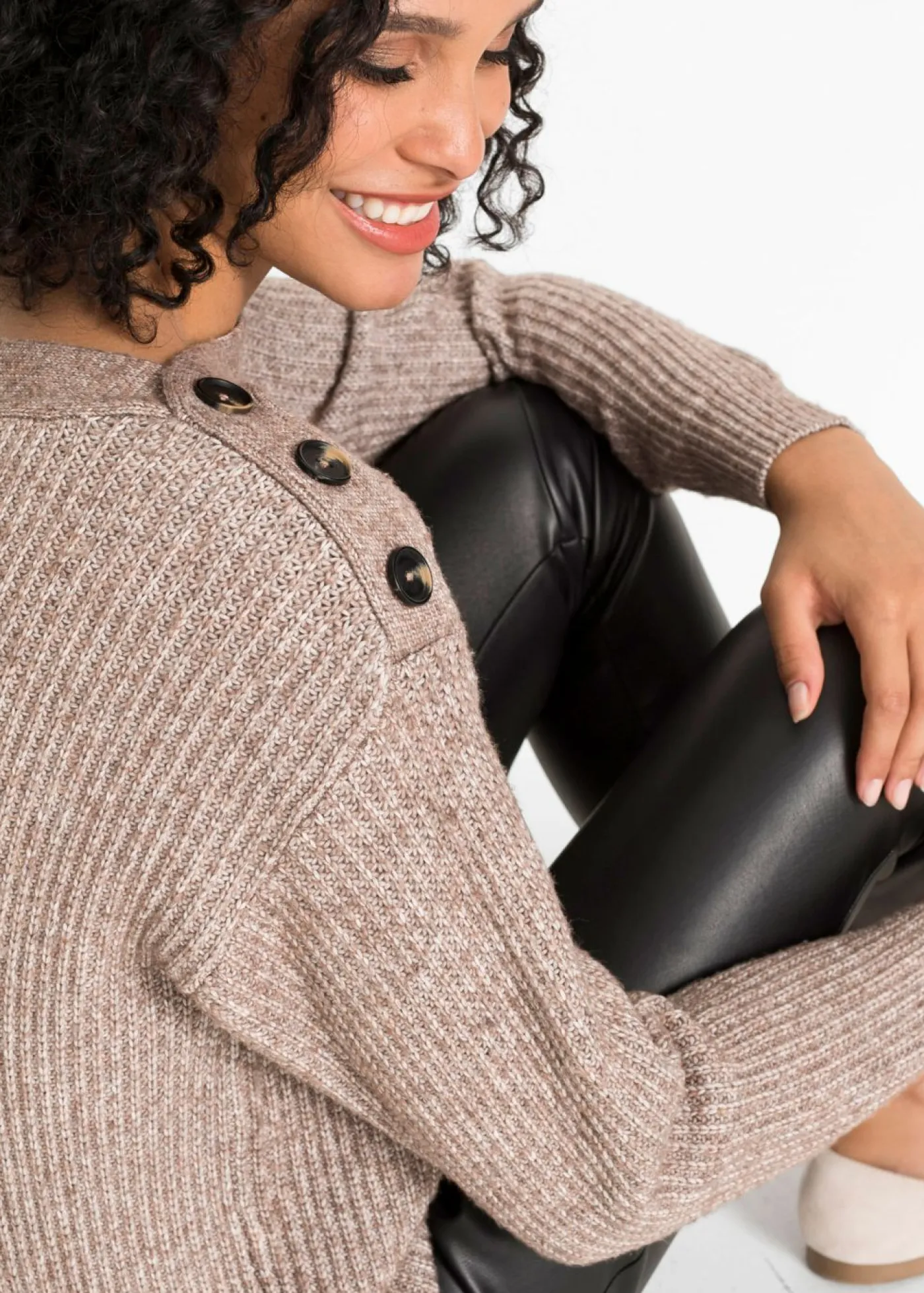 bonprix bonprix Jerséis|Ropa De Punto>Jersey de corte holgado con botones Marrón jaspeado