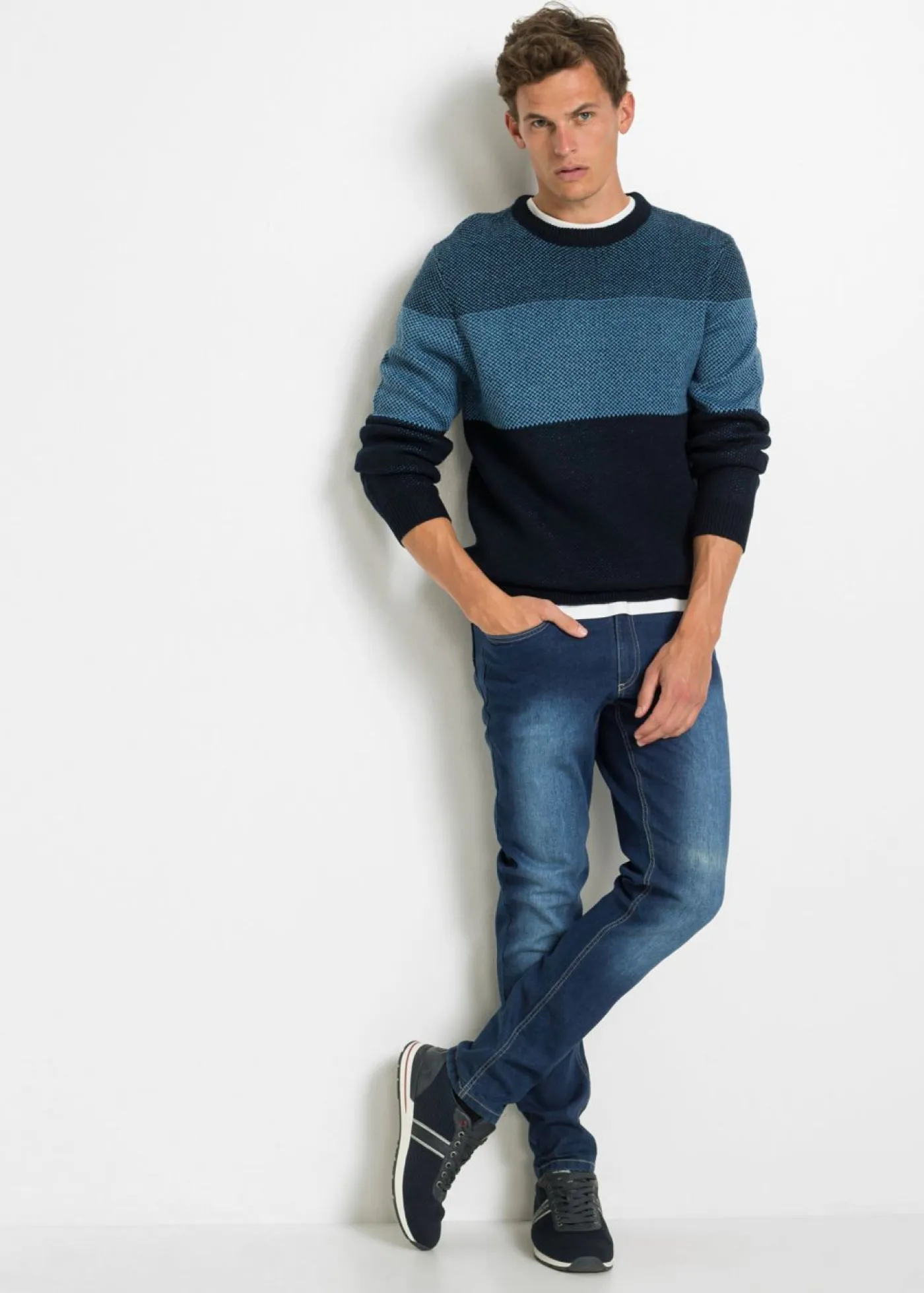 bonprix bonprix Jerséis Y Cárdigans>Jersey de cuello redondo con diseño de bloques de color azul marino con rayas