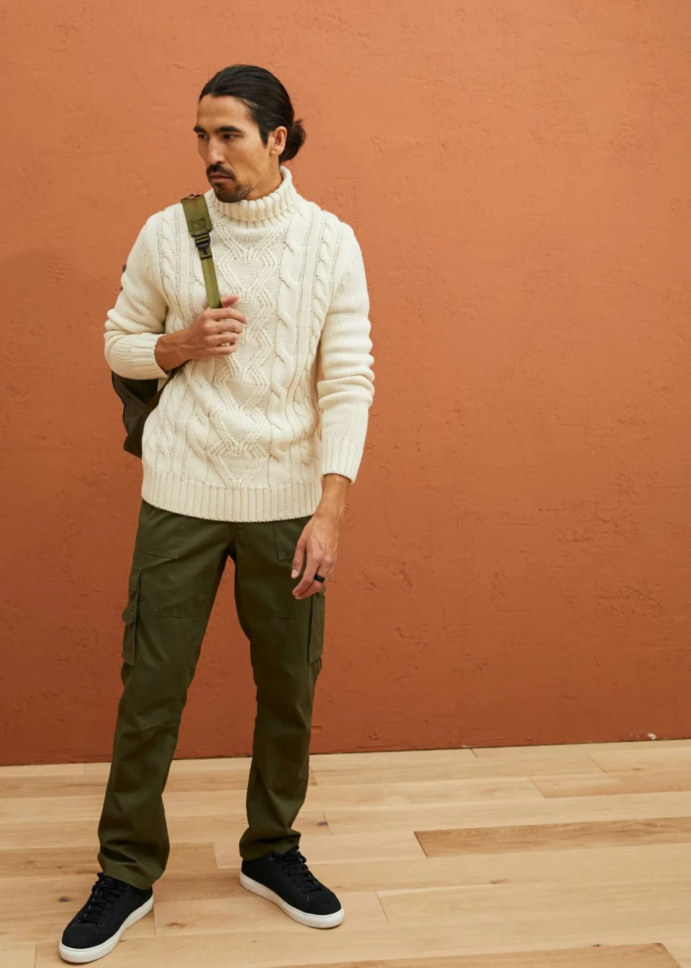 Hombre bonprix bonprix Jersey de cuello vuelto con patrón trenzado