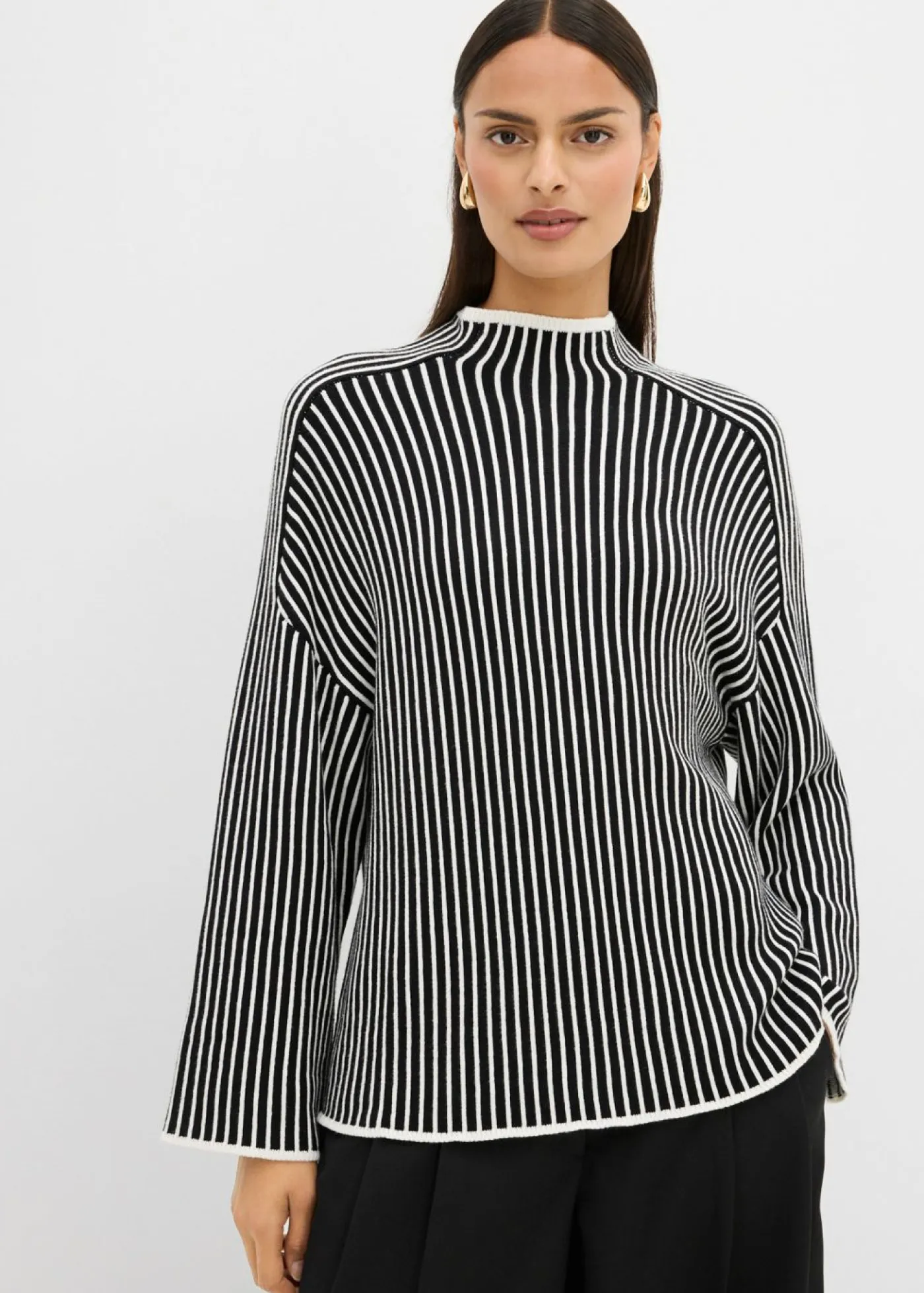 bonprix bonprix Esenciales|Jerséis>Jersey de mezcla de viscosa con cuello alto negro-blanco lana rayas verticales