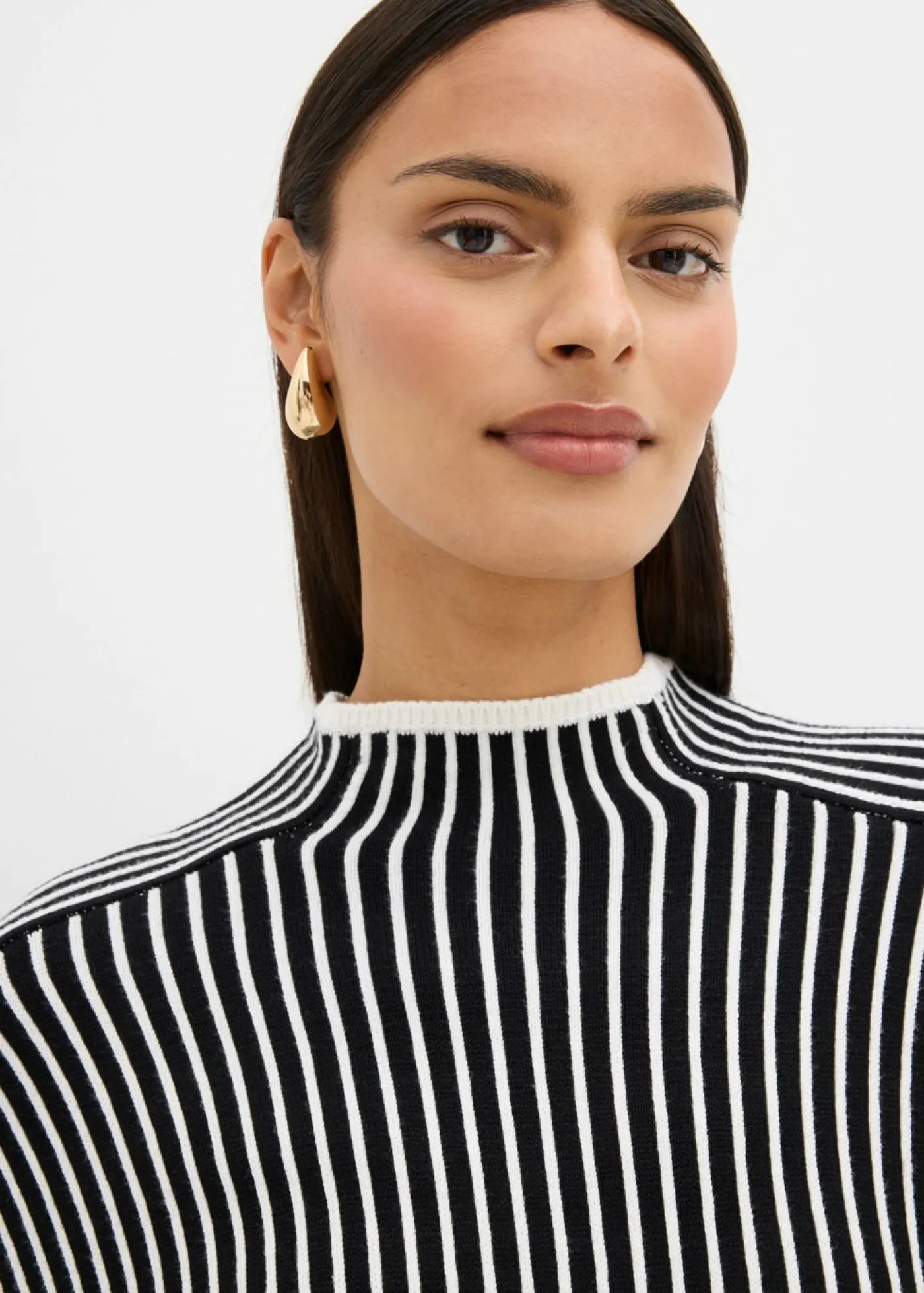 bonprix bonprix Esenciales|Jerséis>Jersey de mezcla de viscosa con cuello alto negro-blanco lana rayas verticales