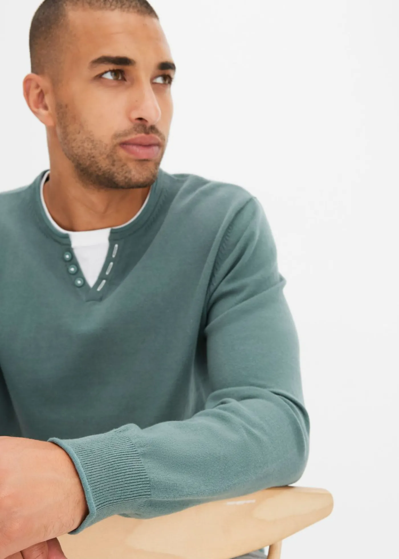 bonprix bonprix Básicos En Rebajas|Jerséis Y Cárdigans>Jersey de punto fino con aspecto 2 en 1 de suave mezcla de algodón Verde grisáceo