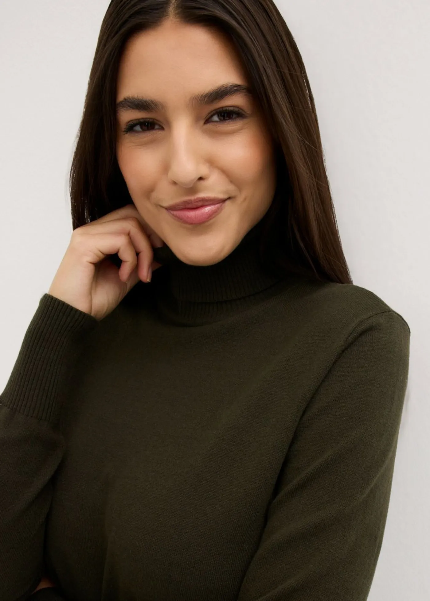 bonprix bonprix Básicos|Jerséis>Jersey de punto fino con cuello alto Oliva oscuro