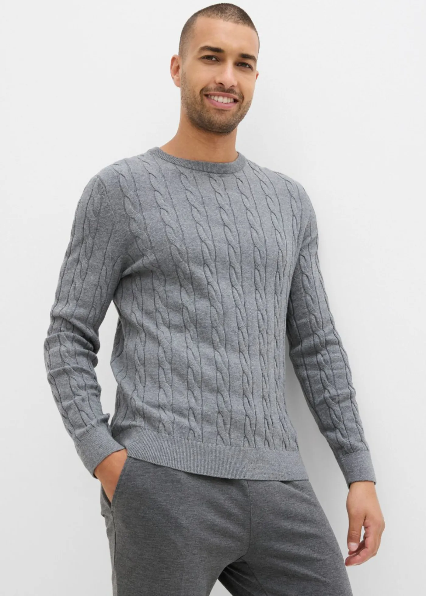 bonprix bonprix Jerséis Y Cárdigans>Jersey de punto fino con patrón trenzado de suave mezcla de algodón, slim fit Gris jaspeado