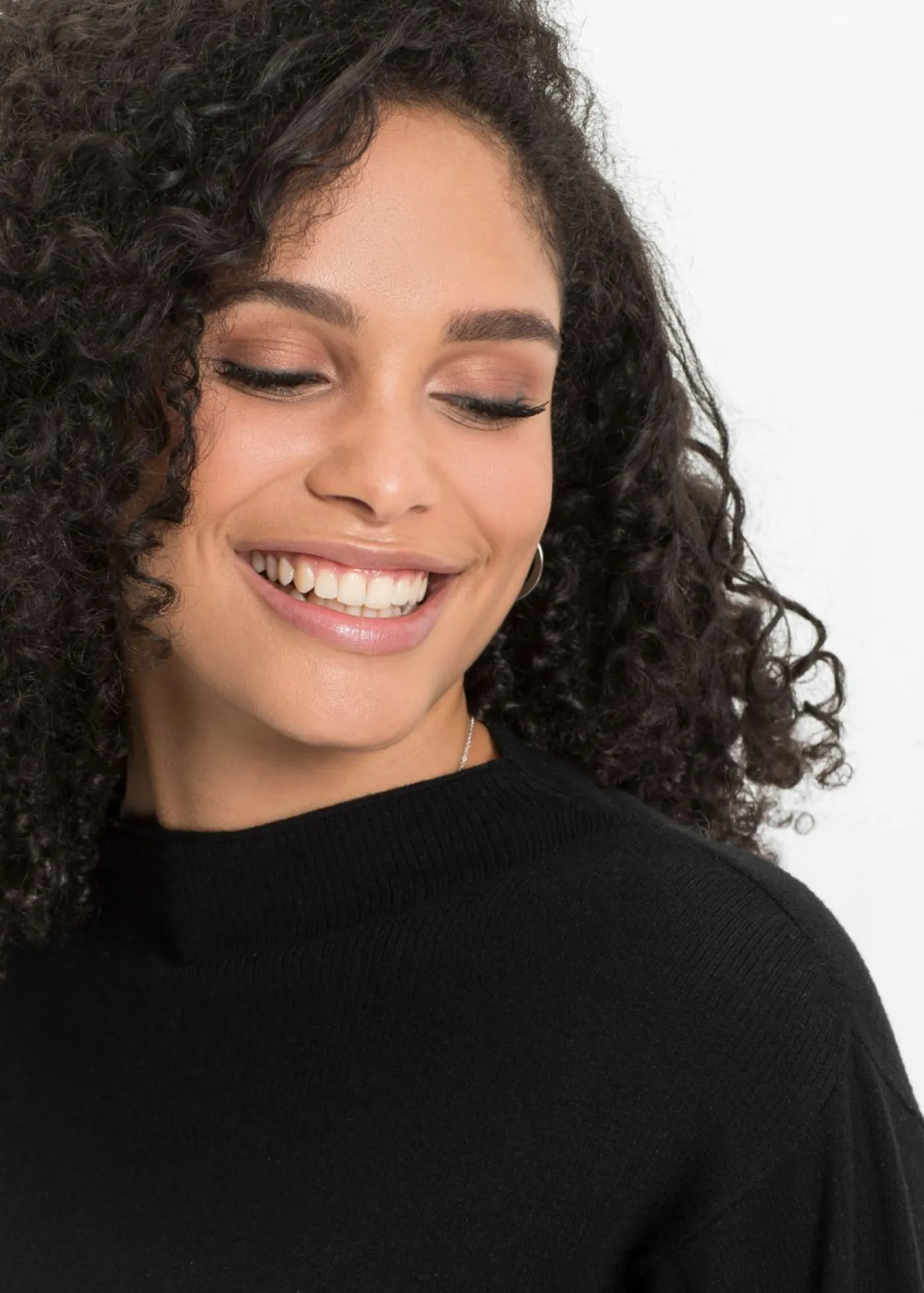 bonprix BODYFLIRT Jerséis|Ropa De Punto>Jersey holgado de mezcla de viscosa Negro