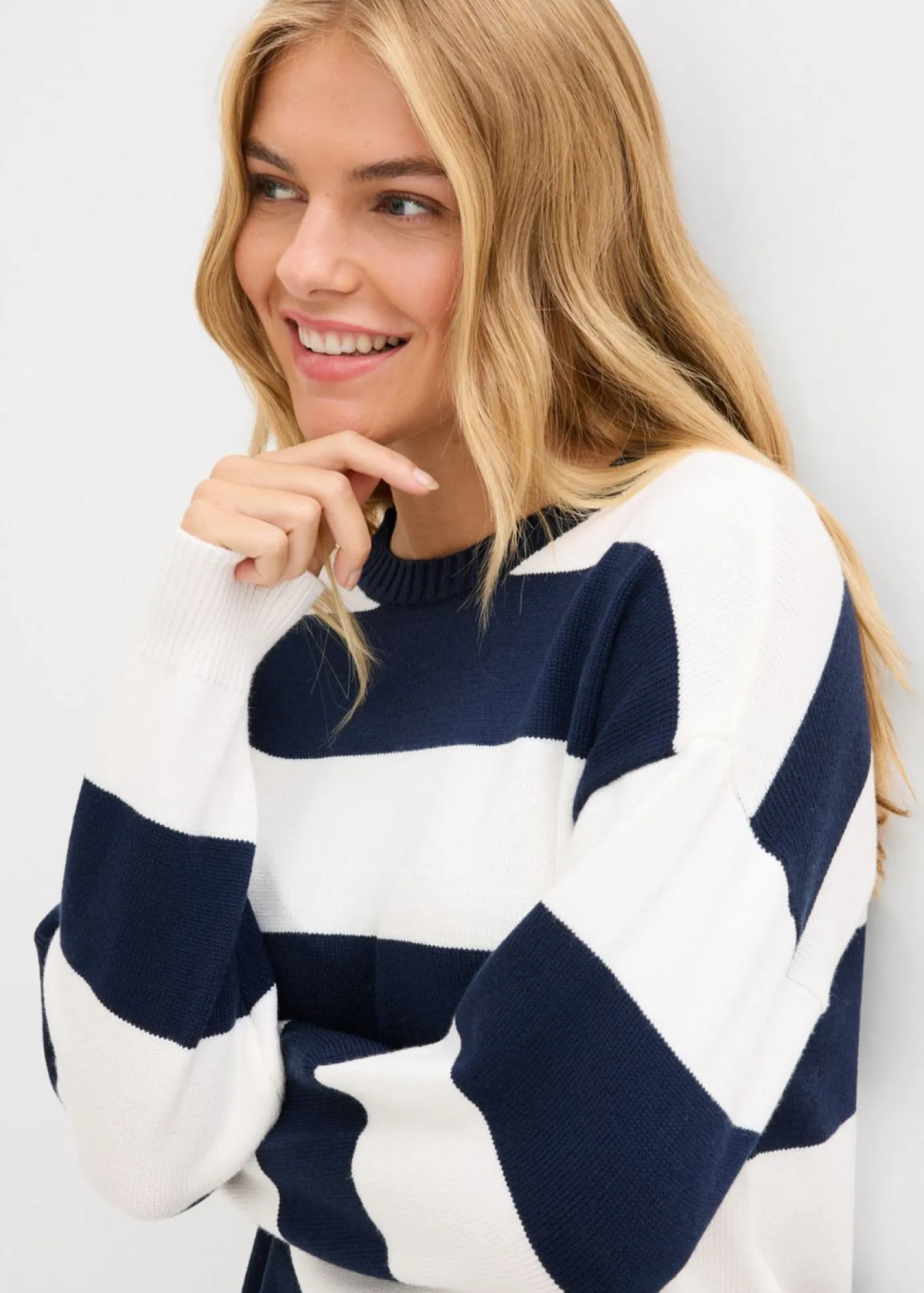 bonprix bonprix Jerséis|Ropa De Punto>Jersey holgado de mezcla de viscosa suave Blanco lana-azul marino con rayas